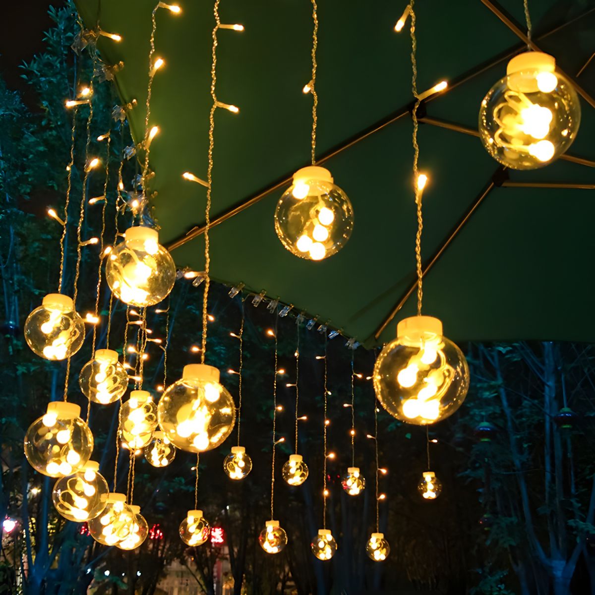 Decorative Wishing Ball LED Fairy Light Courtyard Solar String Lighting in Clear. 11.4ft