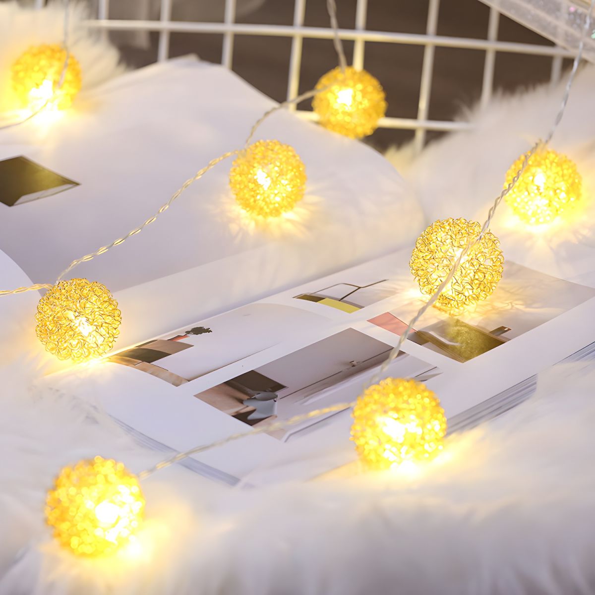 Globe Battery String Light Contemporary Girls Bedroom LED Fairy Lighting in Gold