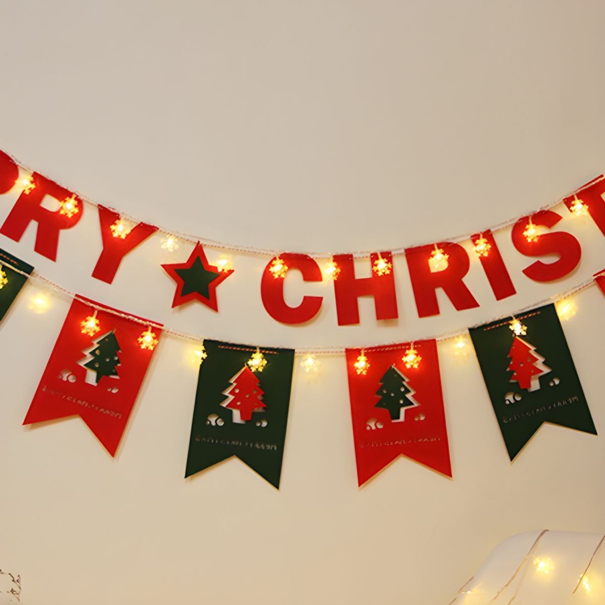 Modern Artistic LED String Lights Plastic Snowflake Decorative Lights for Exterior Spaces