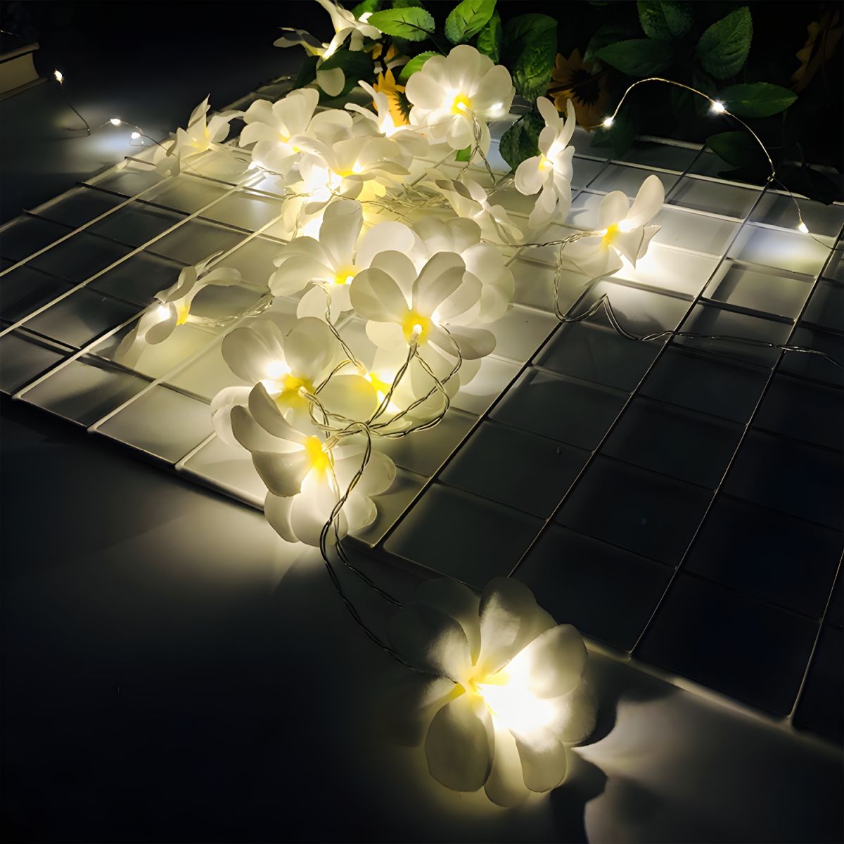 Floral LED String Light Modern Fabric 20 Heads Bedroom USB Powered Fiesta Lamp in Pink/Yellow. 9.8 Ft Long