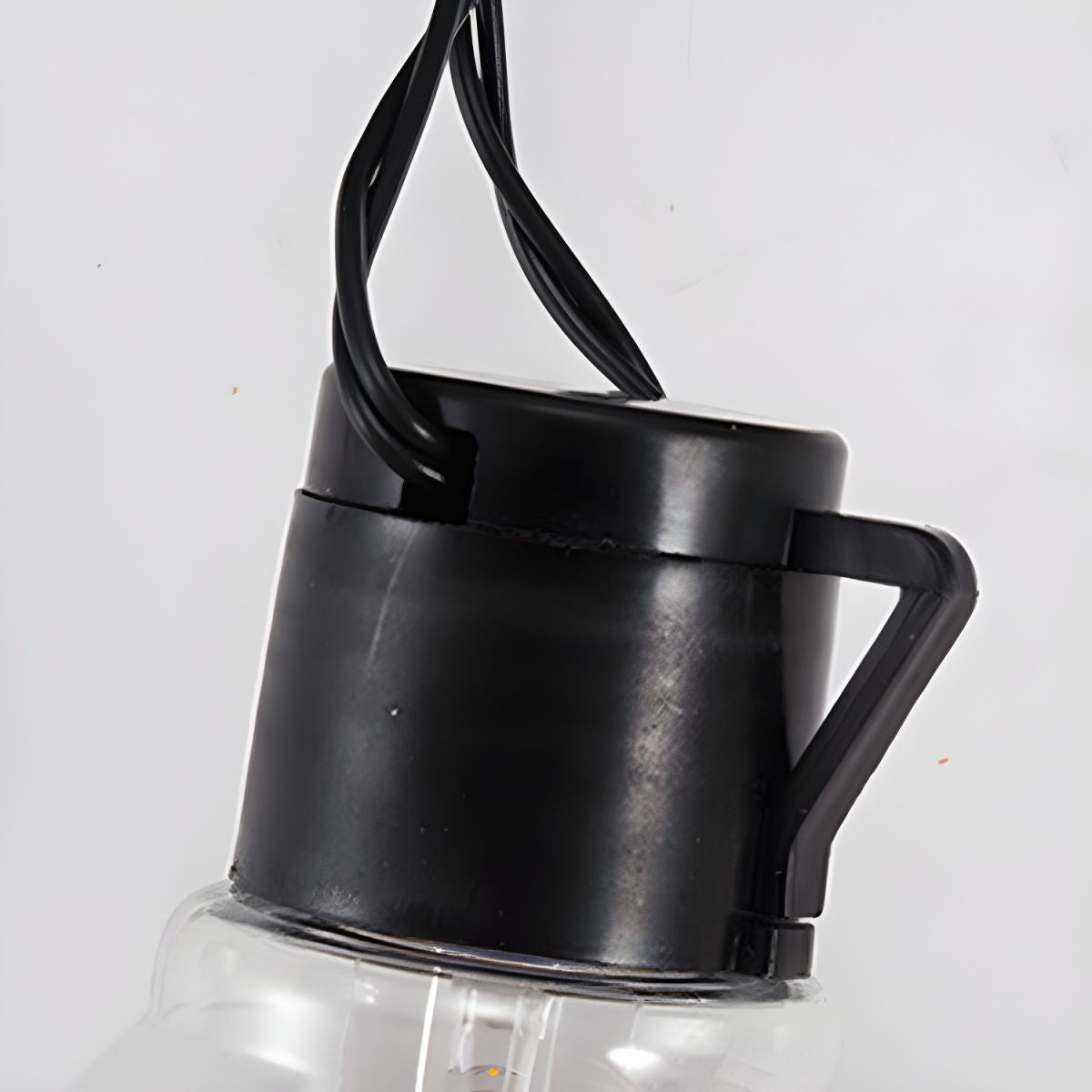 Retro G50 Globe Bulb String Light Plastic Outdoor Solar LED Christmas Light in Black