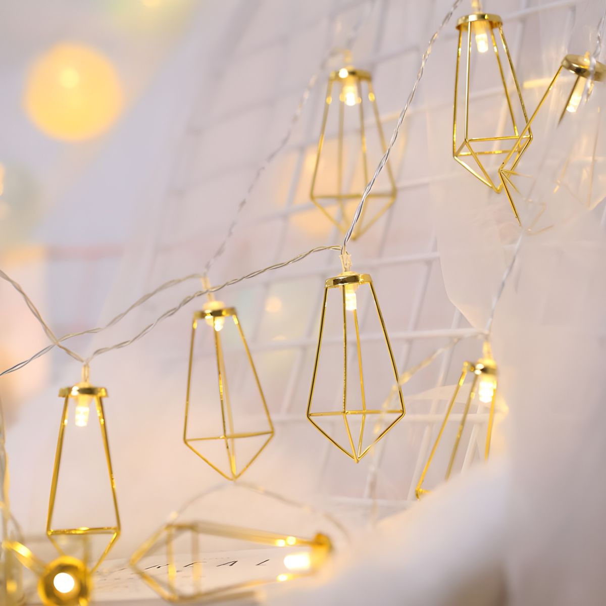 Geometric Cage Iron LED Fairy Lamp Artistic Gold Battery Powered String Light for Girls Bedroom