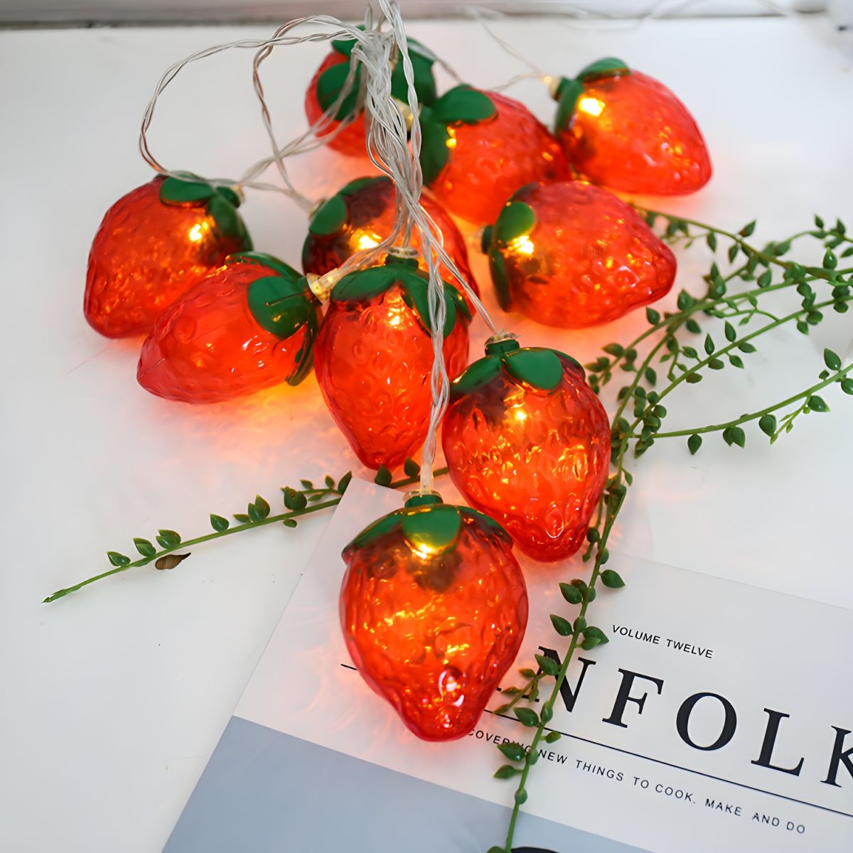 3m 20 Heads Living Room Light String Modern Red LED Fairy Lamp with Strawberry Plastic Shade. USB Charging/Battery