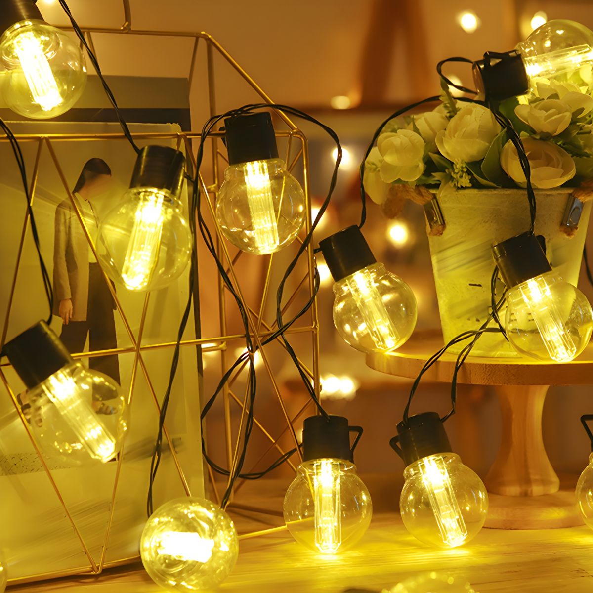 Retro G50 Globe Bulb String Light Plastic Outdoor Solar LED Christmas Light in Black