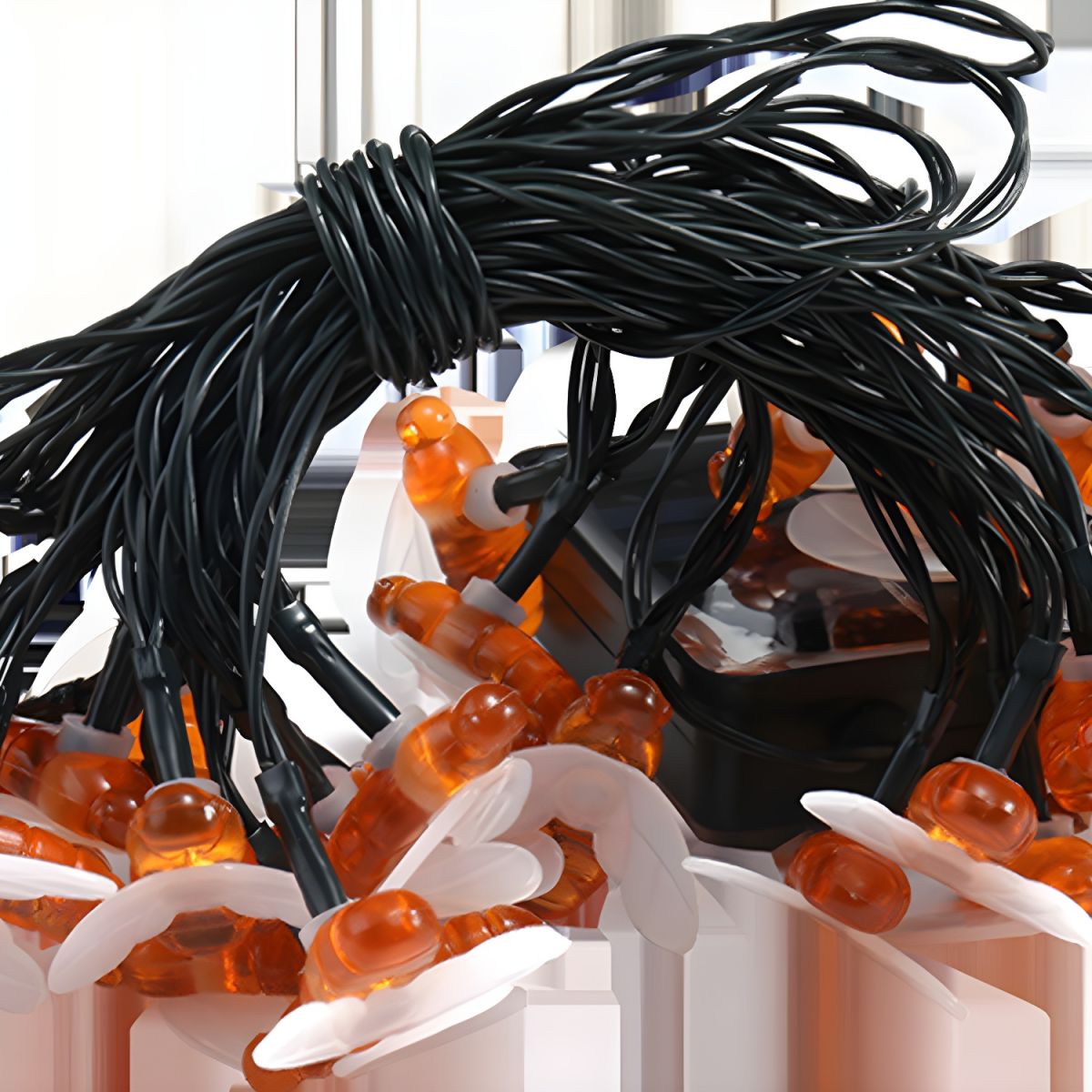 Bee Shape Courtyard LED Fairy Light Plastic Decorative Solar Powered String Lighting in Black