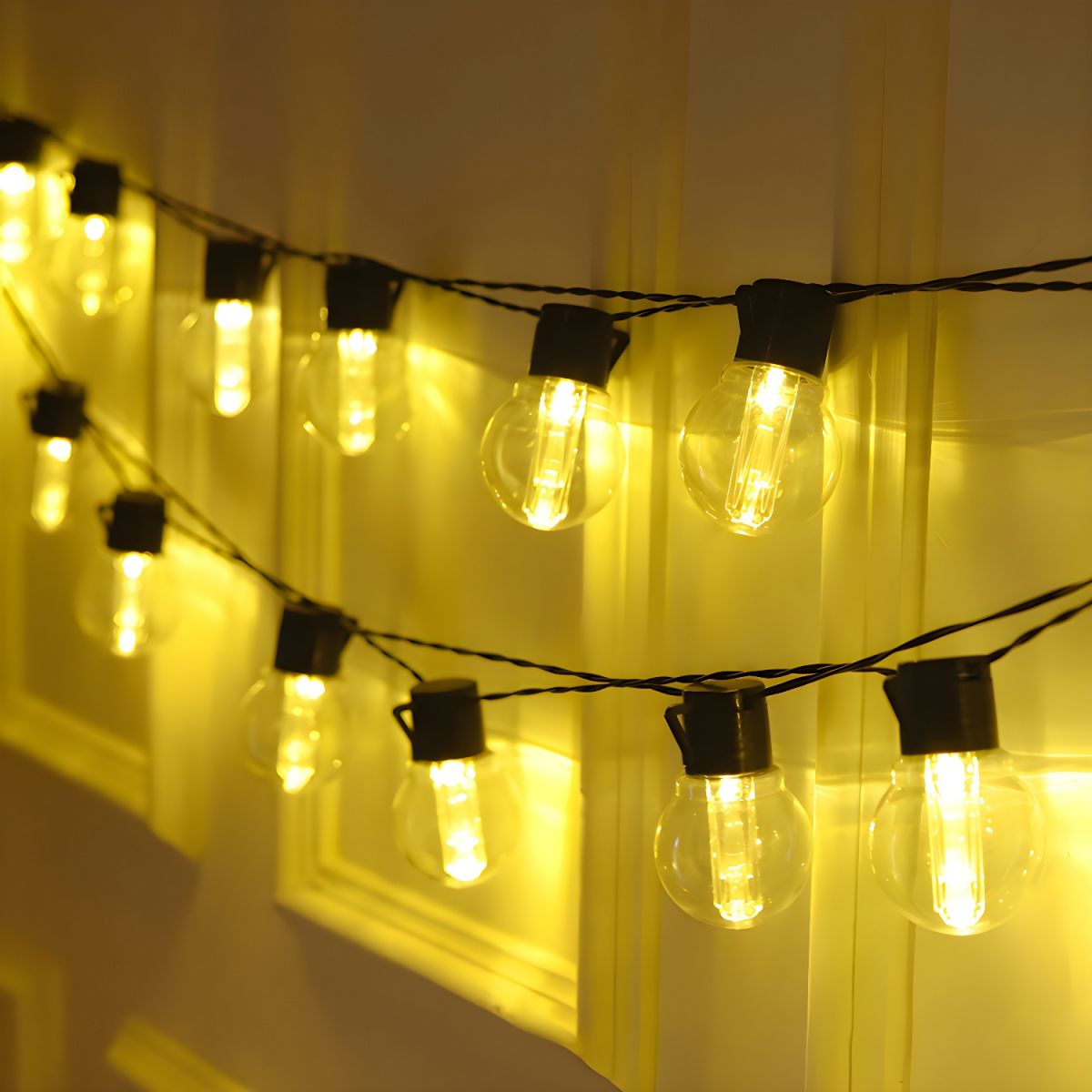 Retro G50 Globe Bulb String Light Plastic Outdoor Solar LED Christmas Light in Black