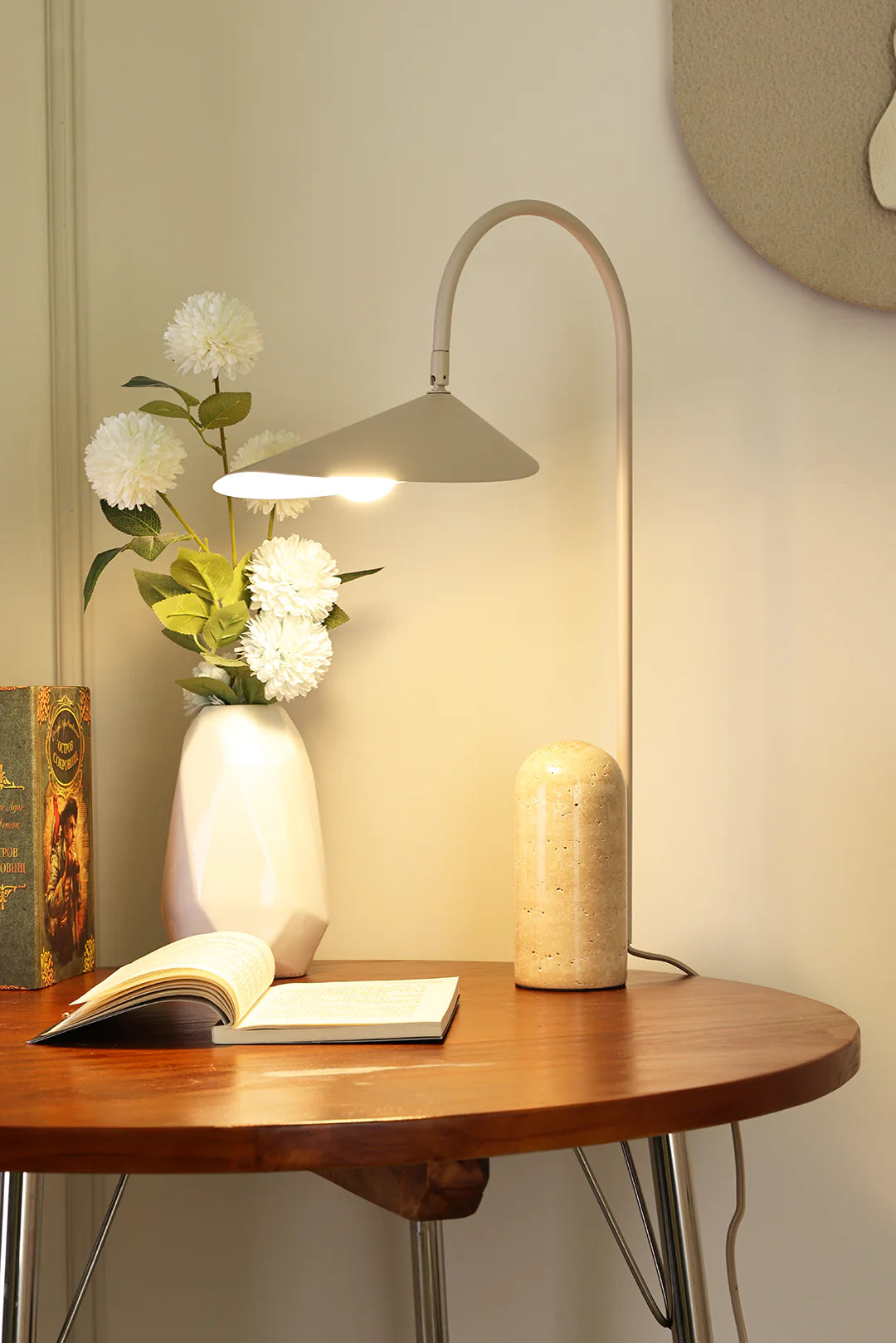 Arum Duckbill Table Lamp