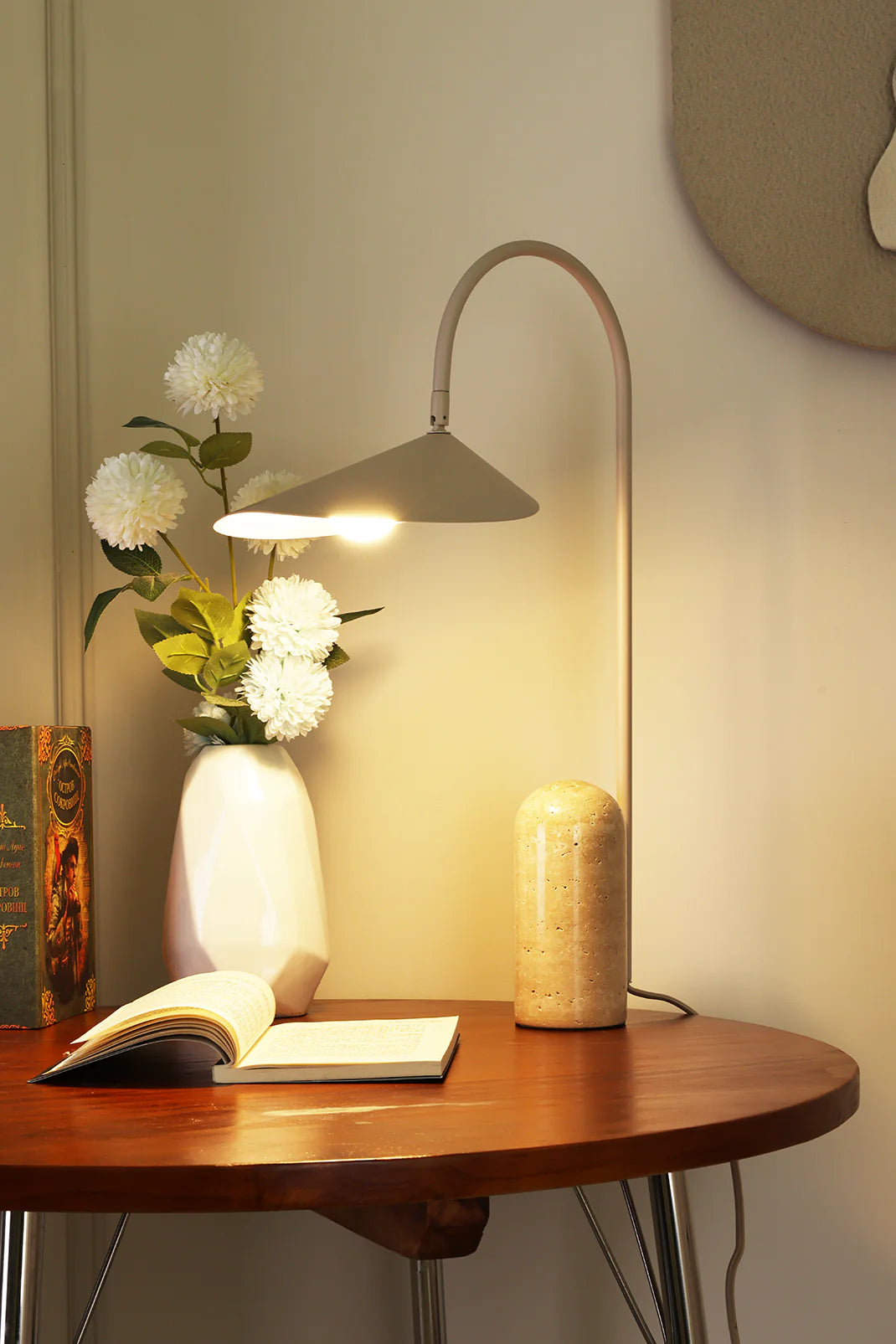 Arum Duckbill Table Lamp