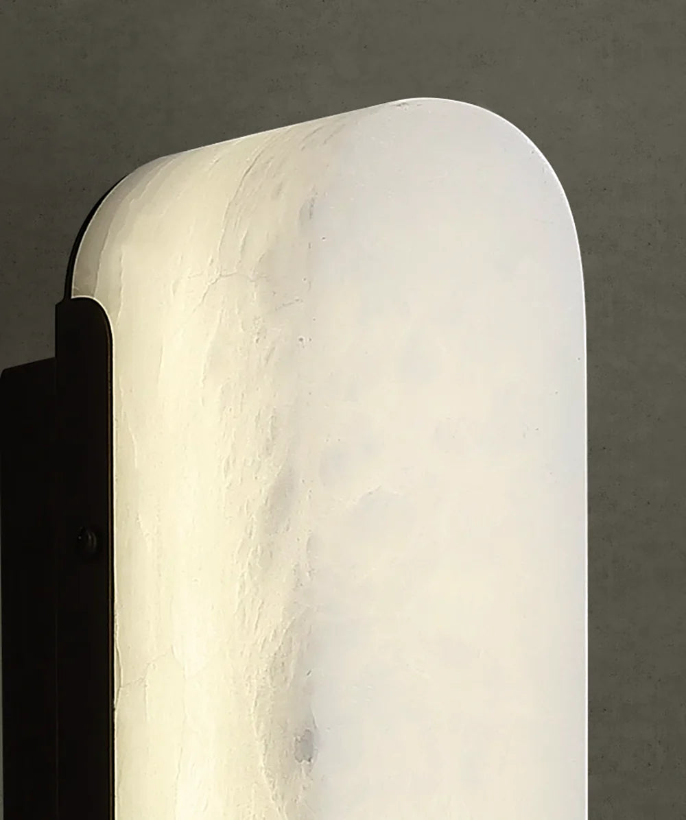 Luxury Alabaster Vertical Wall Lamp