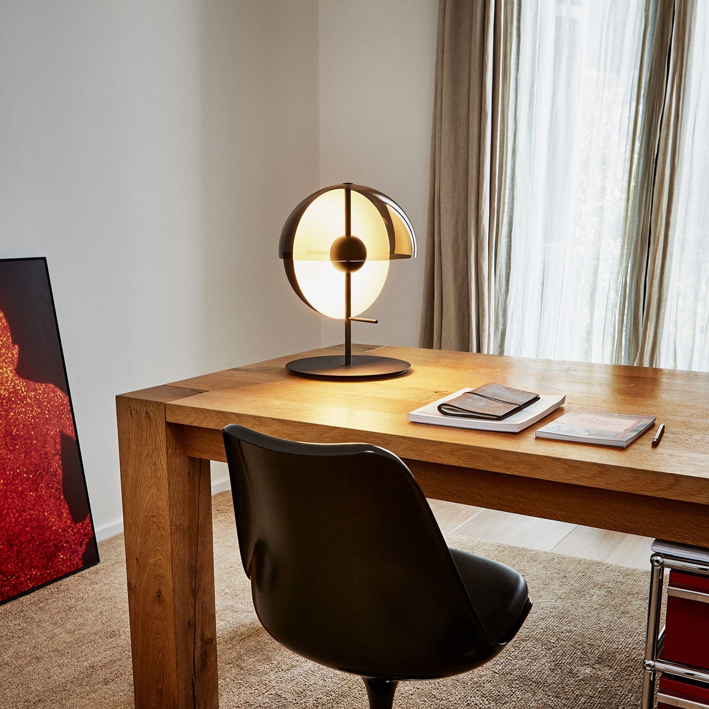 Theia M - Dimmable LED Table Lamp