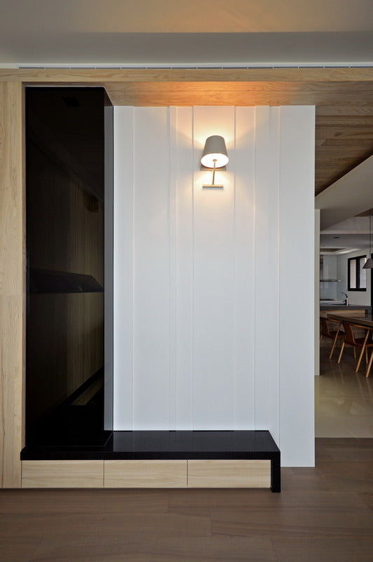 Concom Wall Light