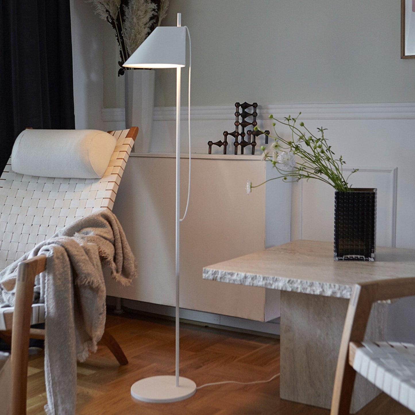 Yuh Floor Lamp