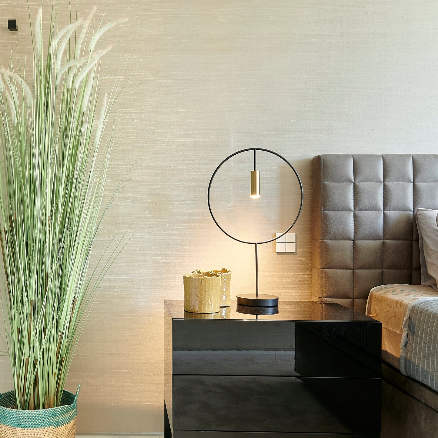 Revolta Table Lamp
