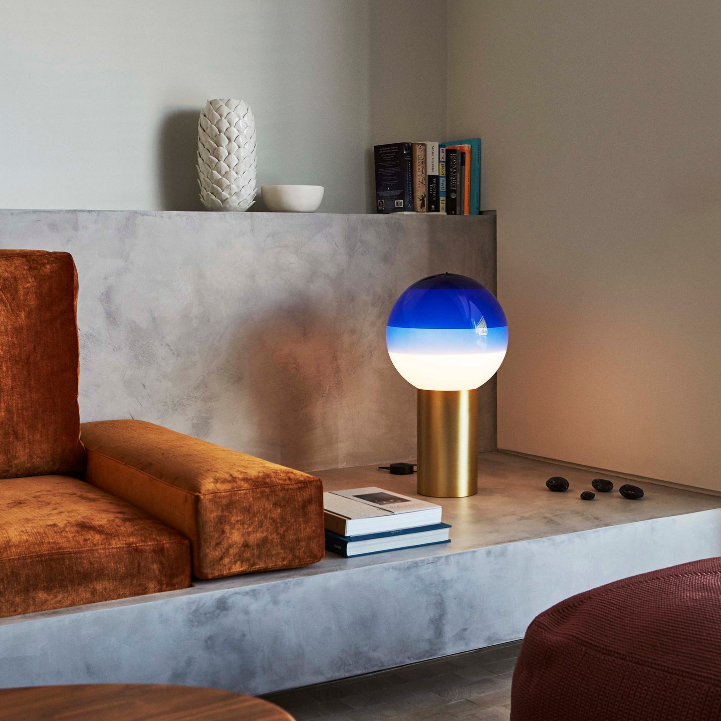 Dipping Light M Table Lamp