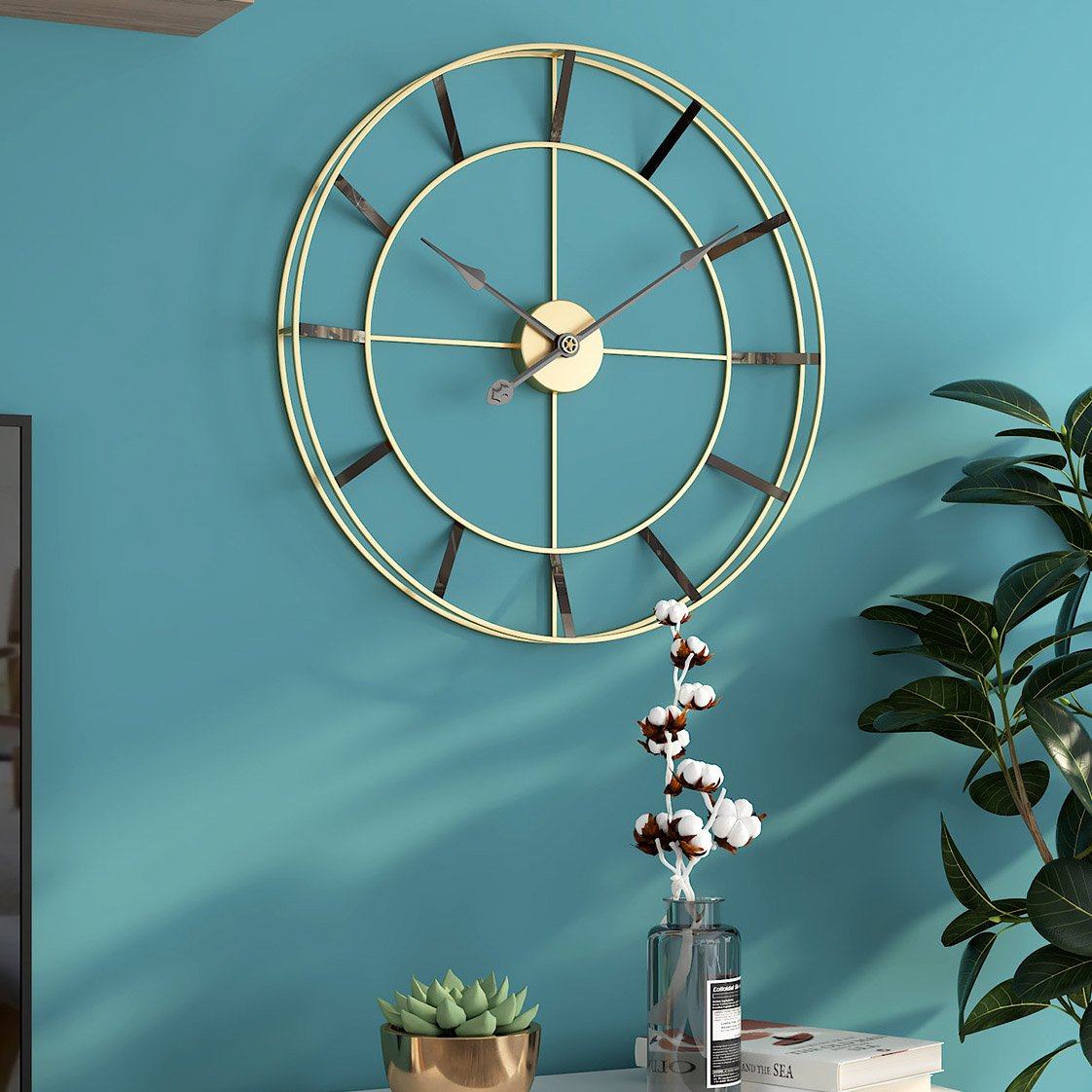 Minimalism Oversized Gold Clock