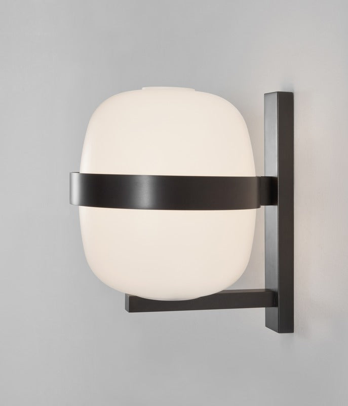 Wally Wall Light
