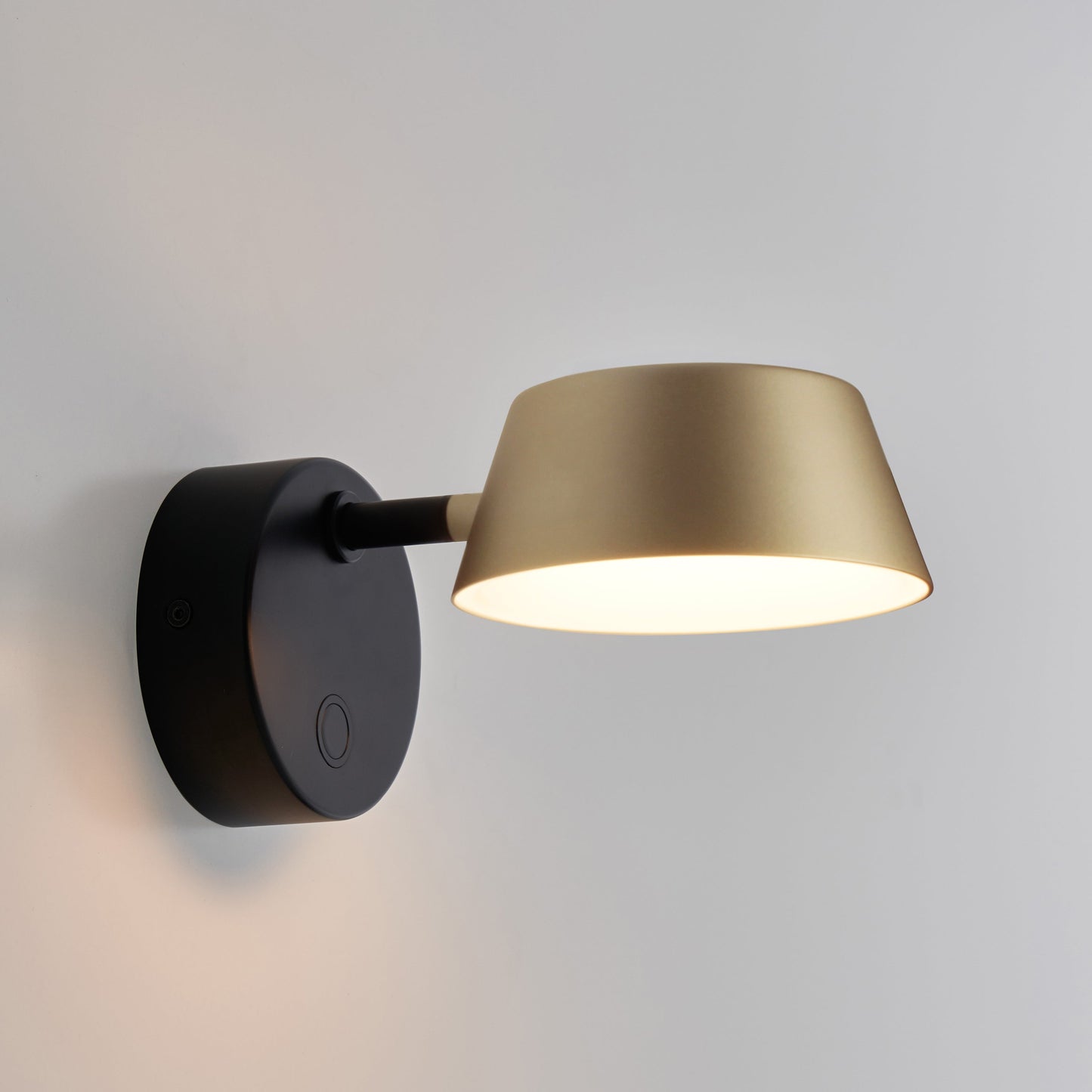 OLO Wall Light