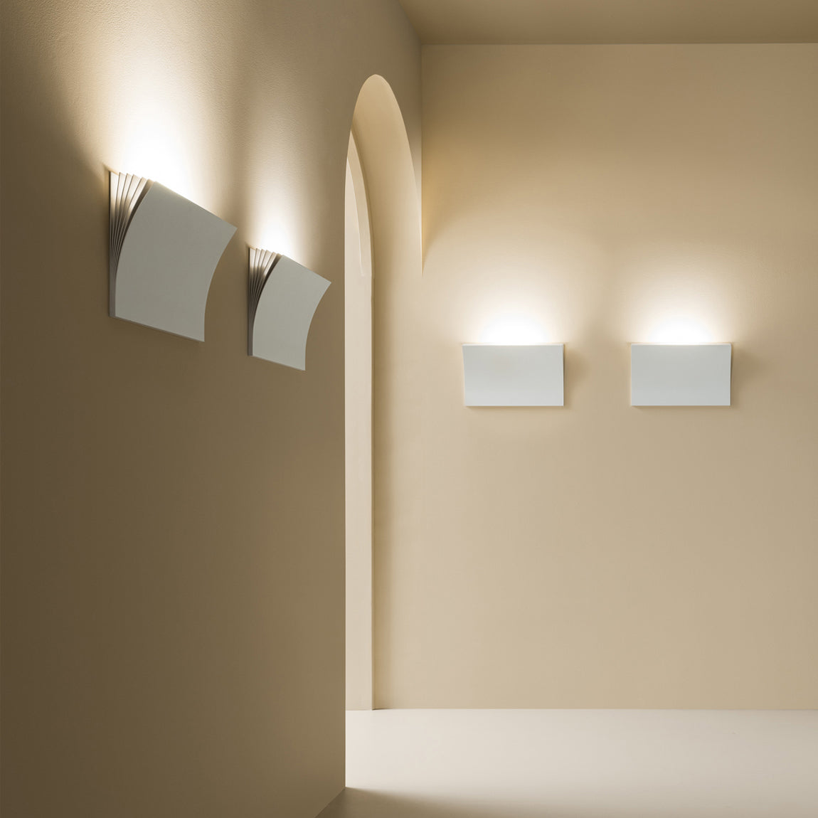 Polia Wall Sconce