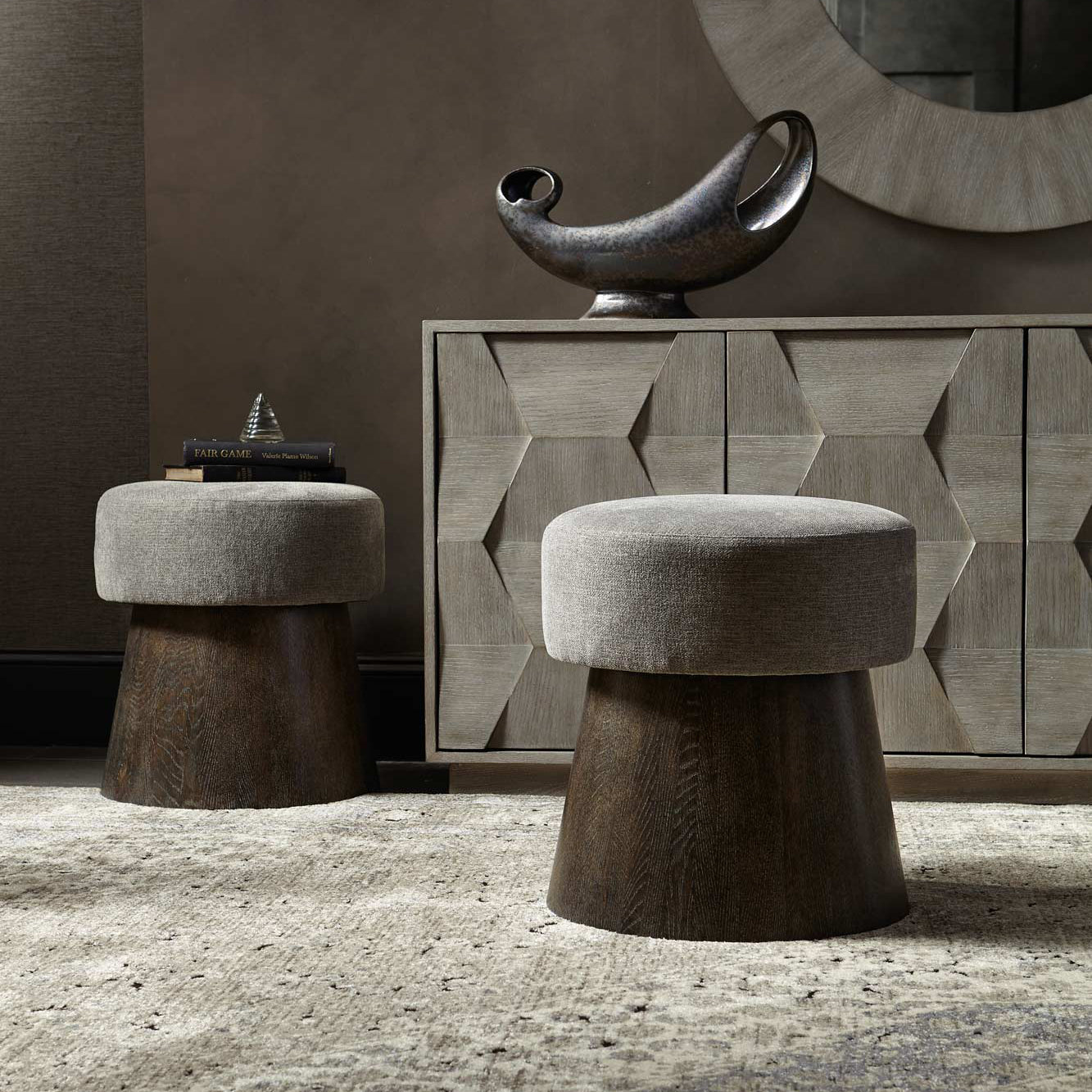 Linea Round Stool