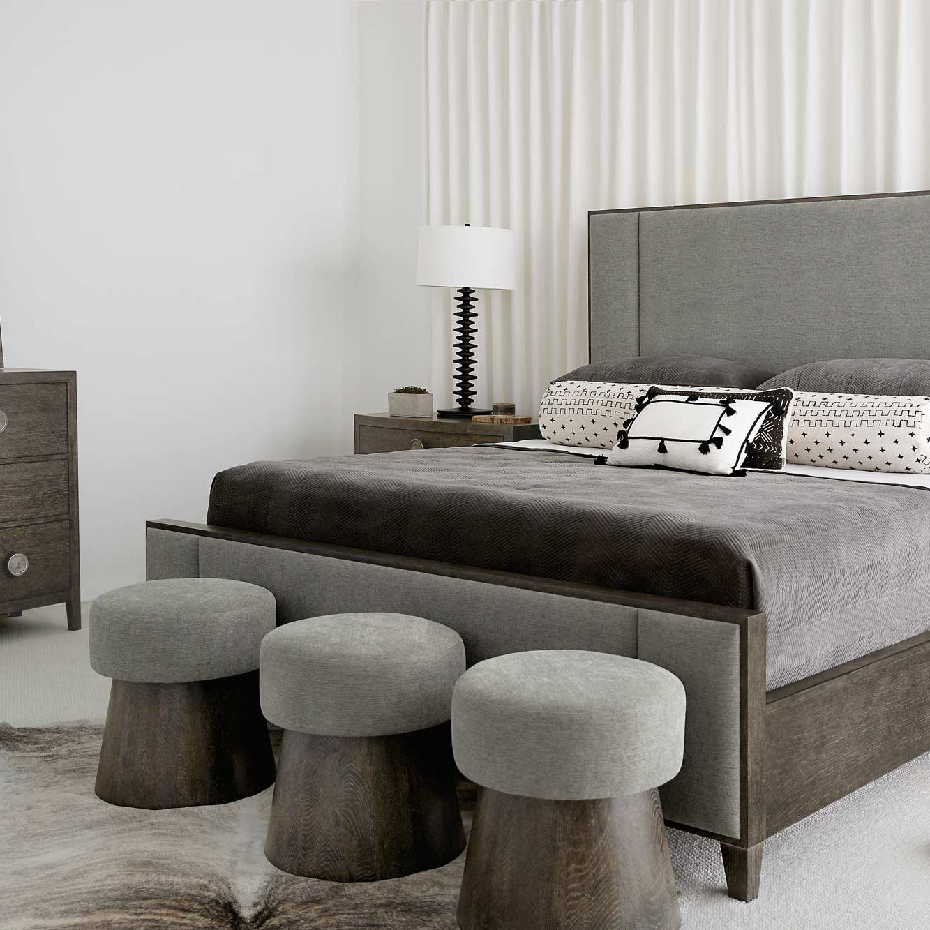 Linea Round Stool