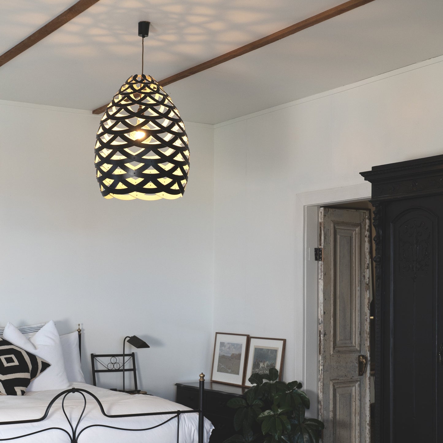 TUI Pendant Light
