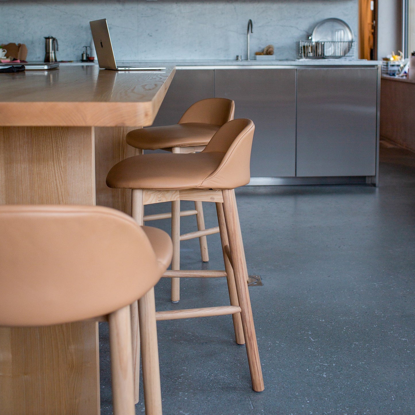 Alfi Low Back Stool