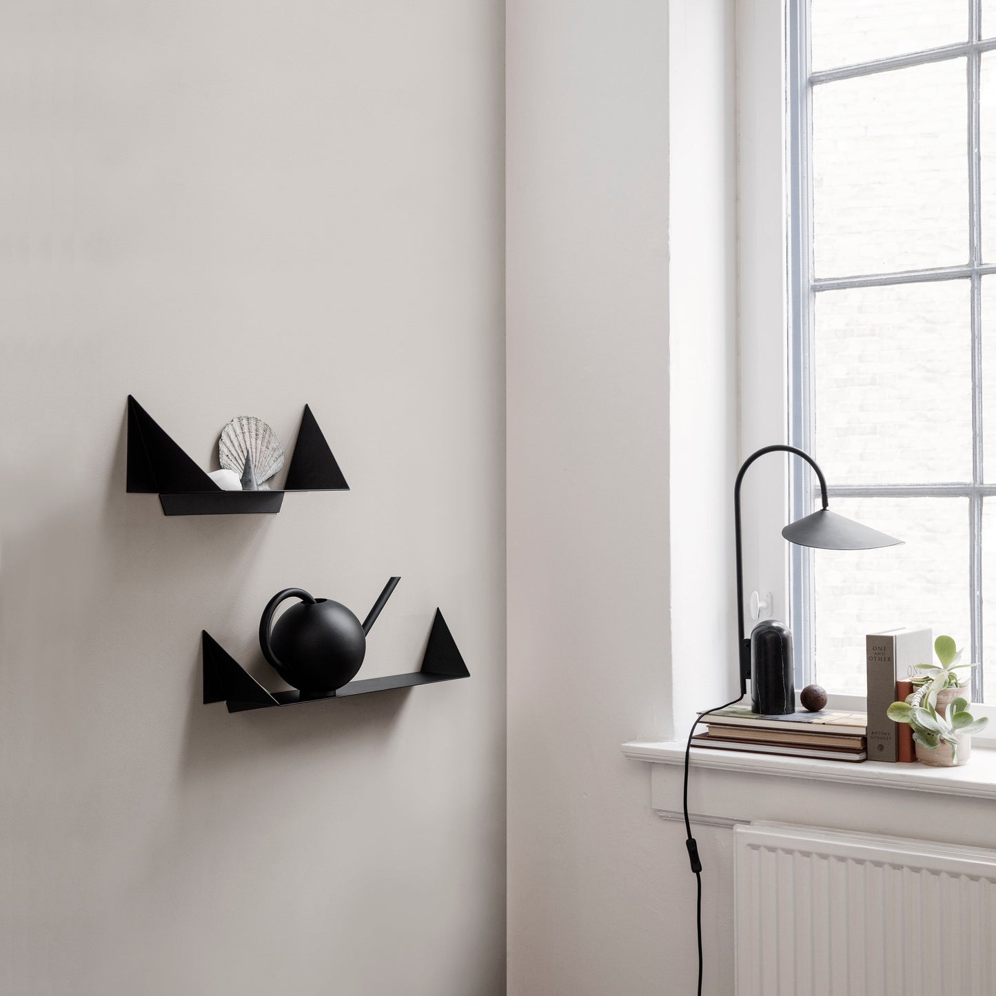 Arum Table Lamp