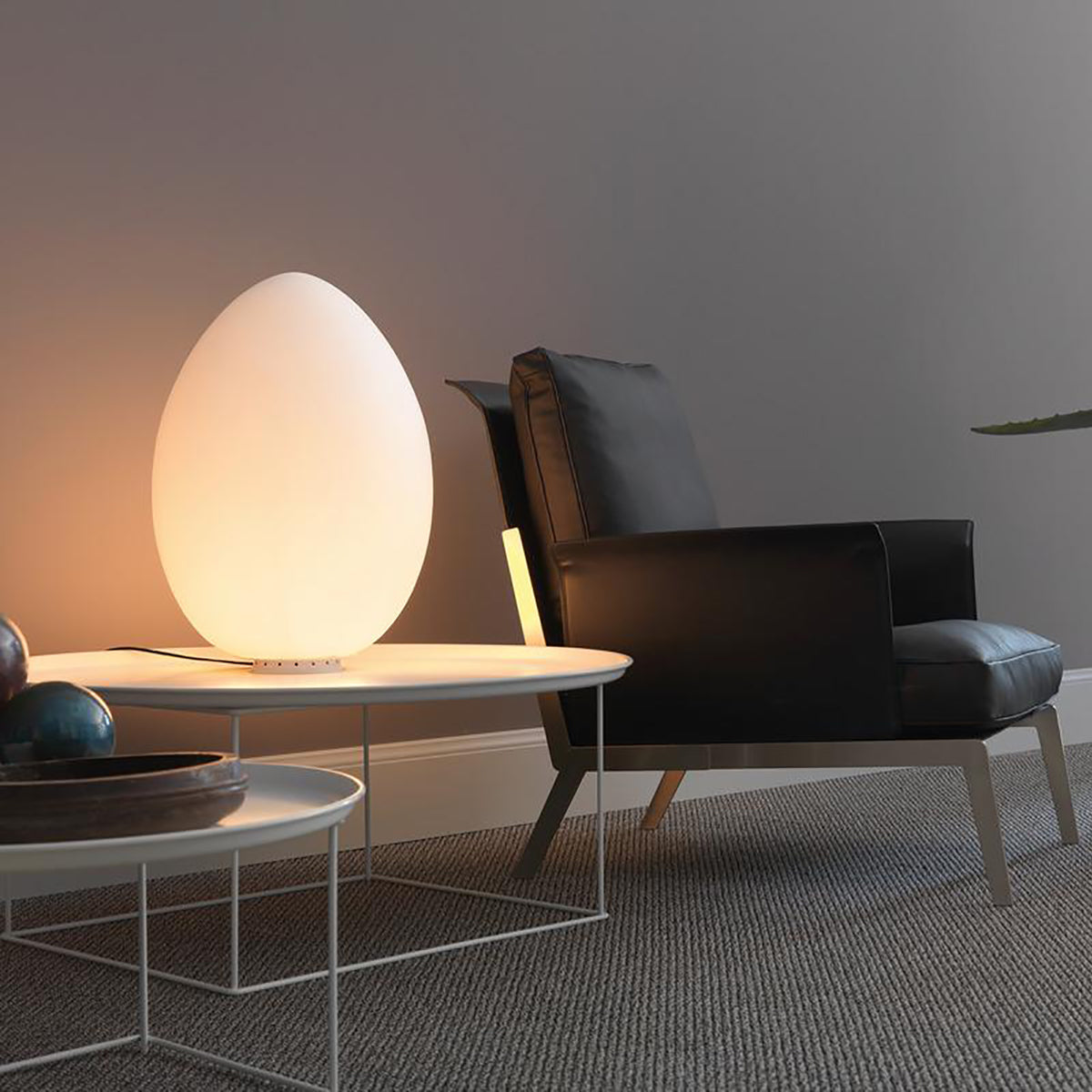 Uovo Table Lamp