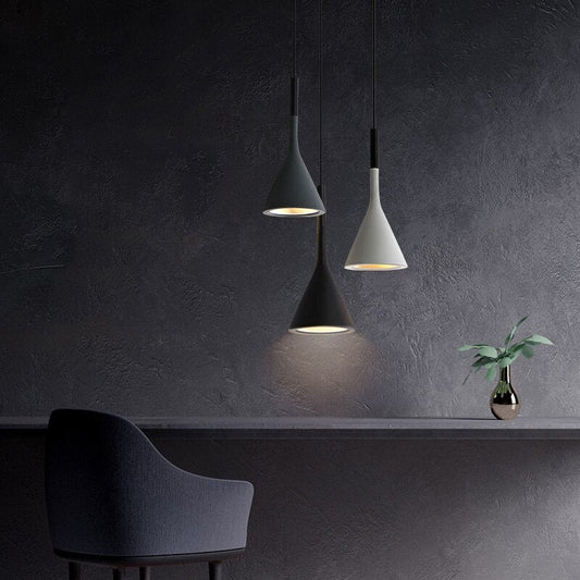 Erti Triangular Minimal Pendant Light