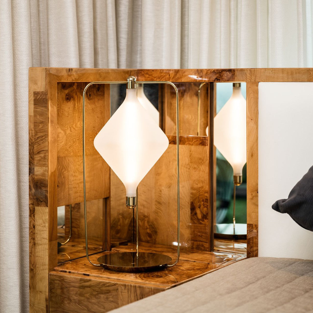 Clover Table Lamp