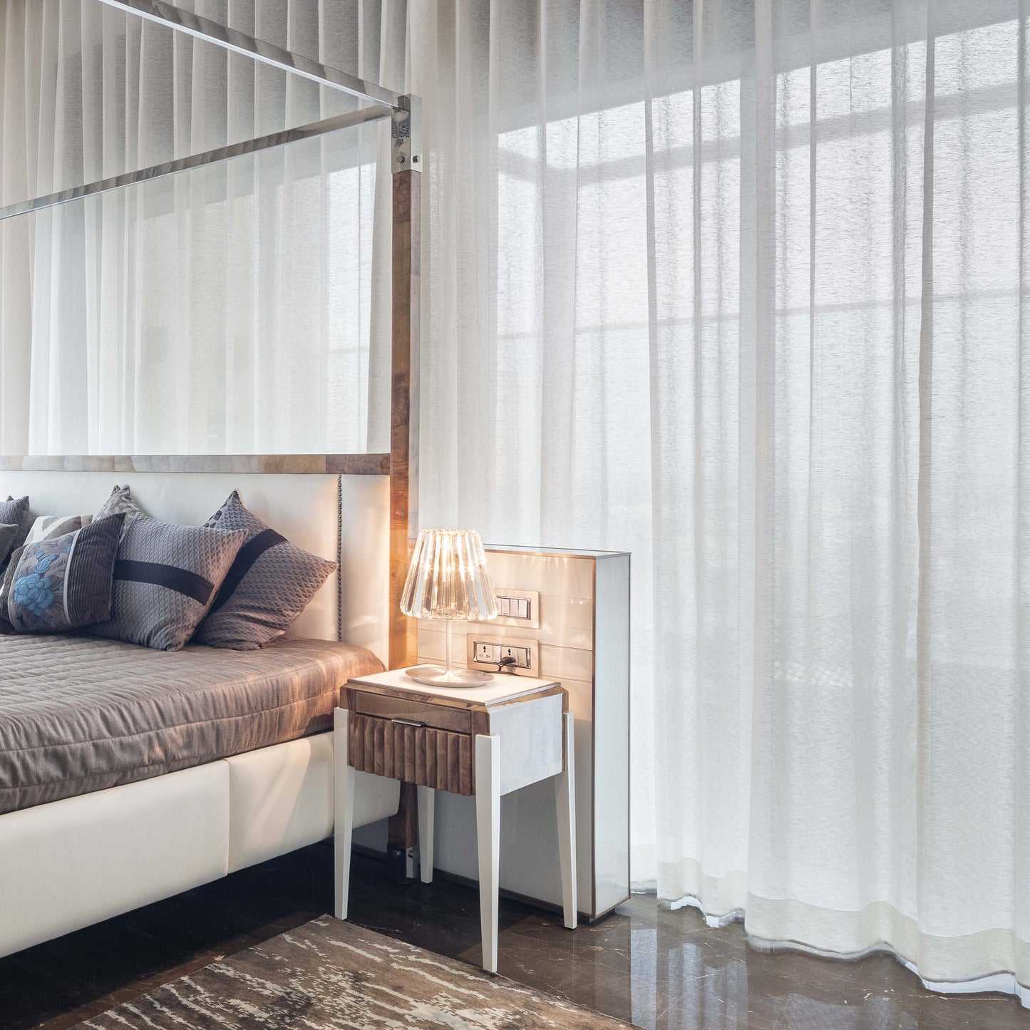 Glitters Table Lamp