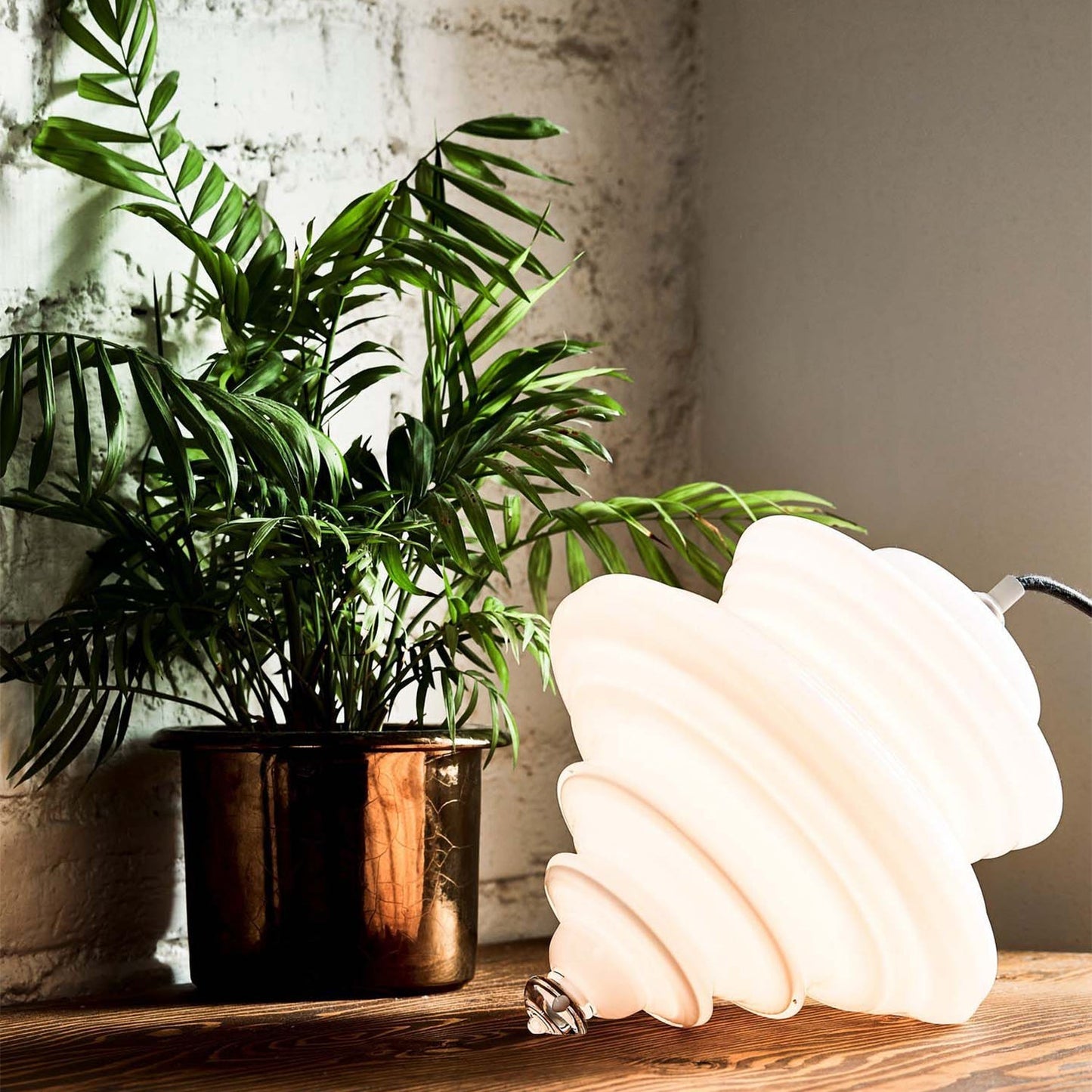 Neverending Glory La Scala Table Lamp