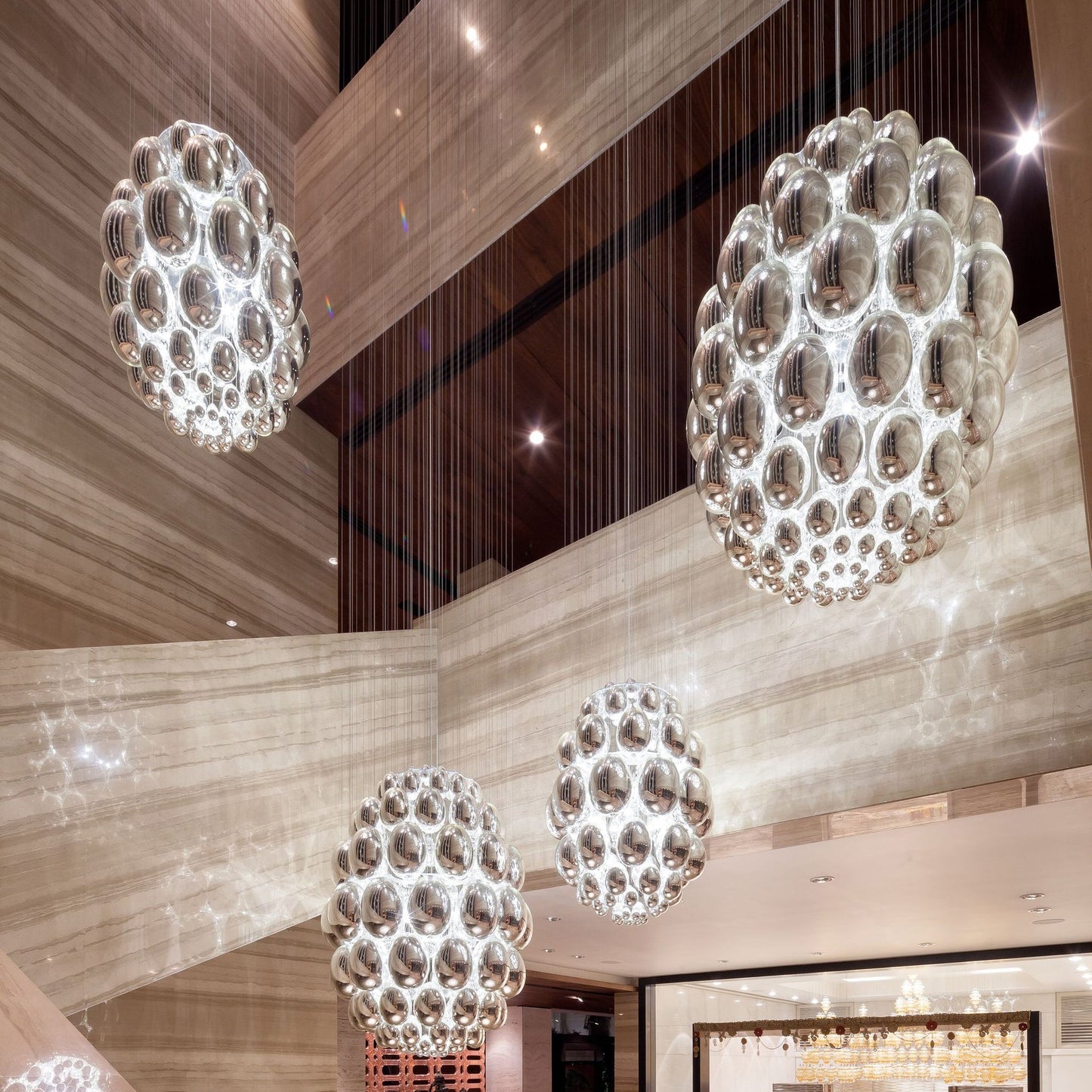 Uovo Sculpture Chandelier