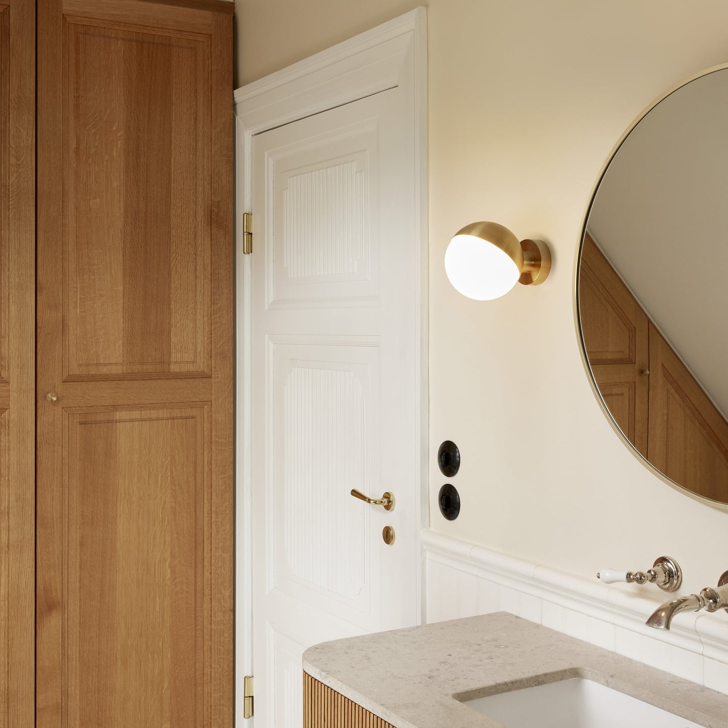VL Studio Wall Sconce