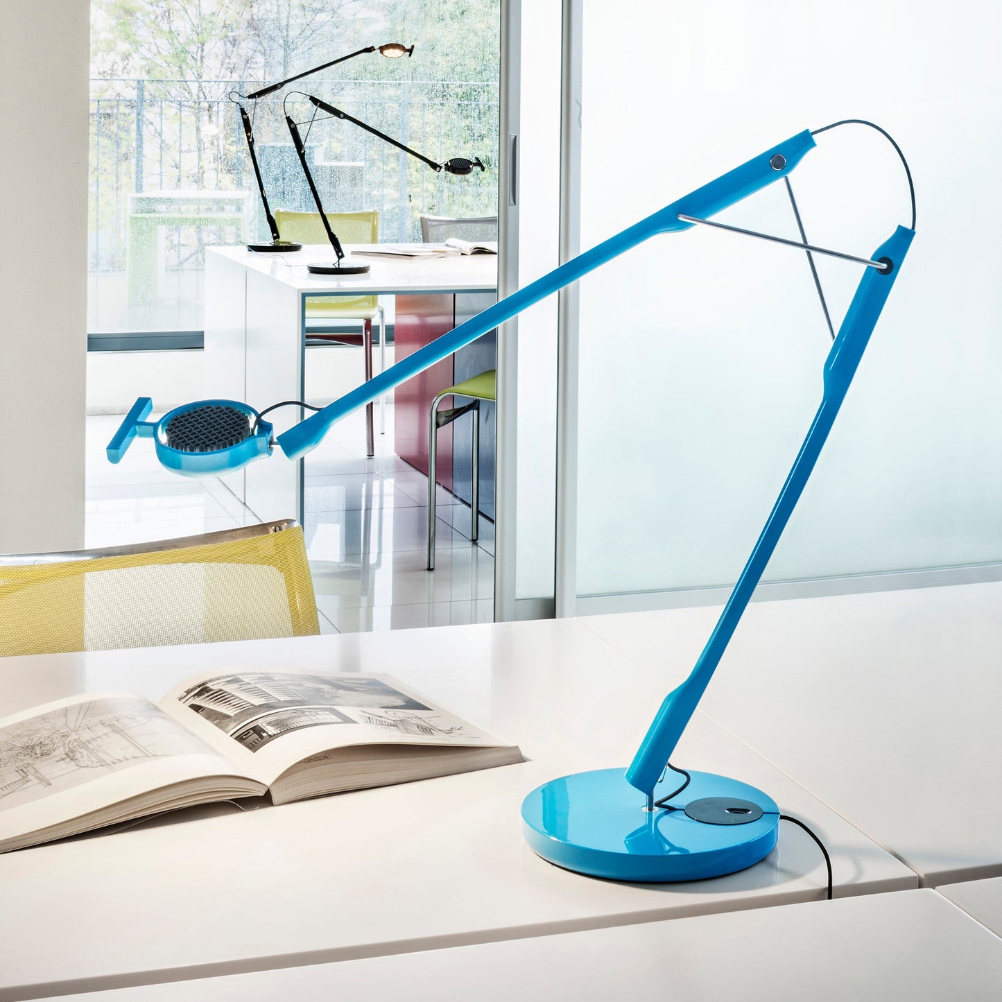 Tivedo Table Lamp