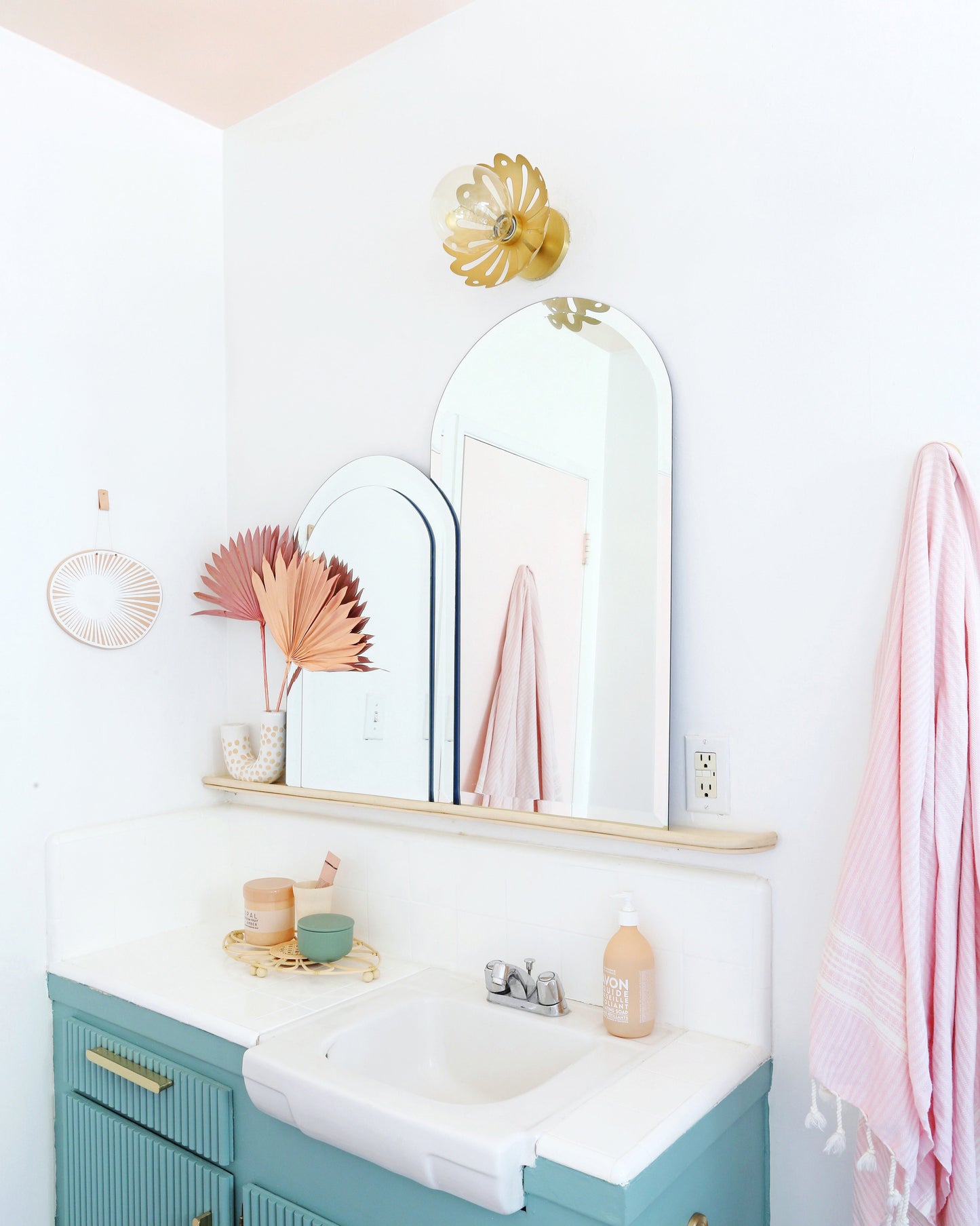 Alyssa Wall Sconce