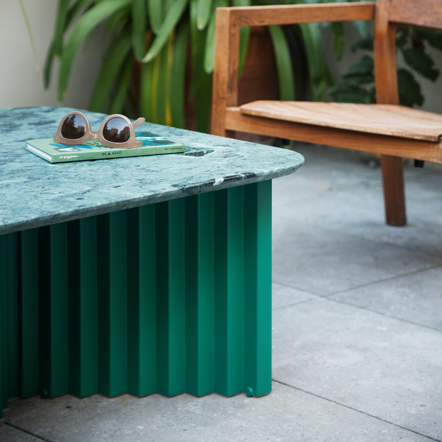 Plec Marble Table