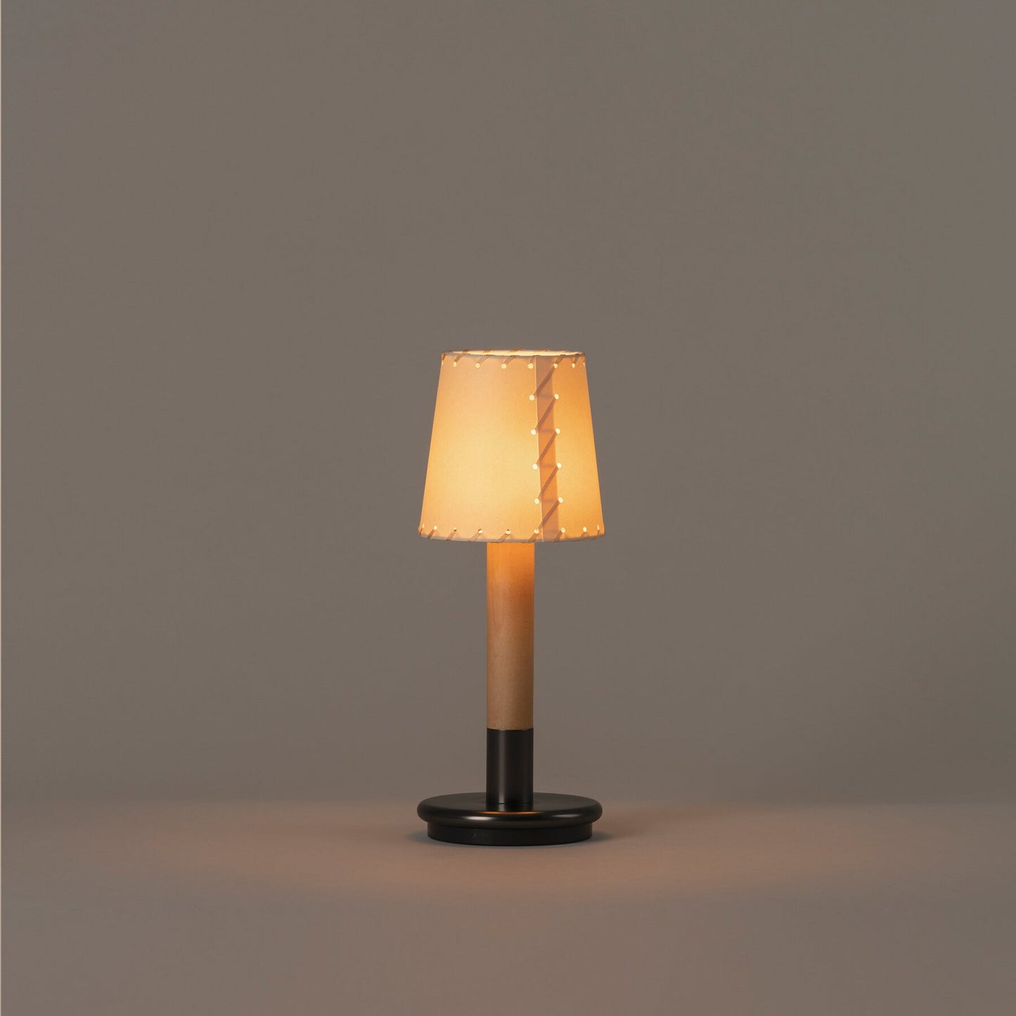 Basica Minima Portable Table Lamp