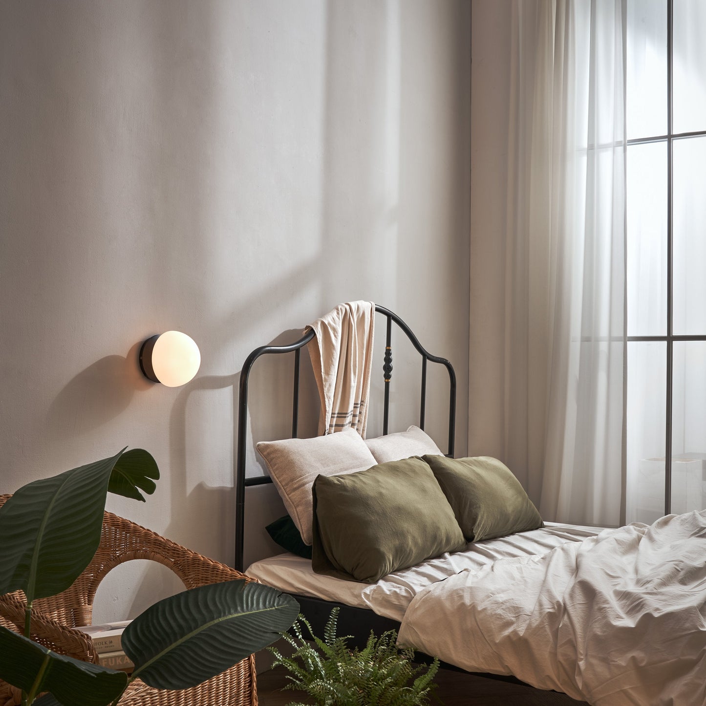 Pensee LED Wall Lamp
