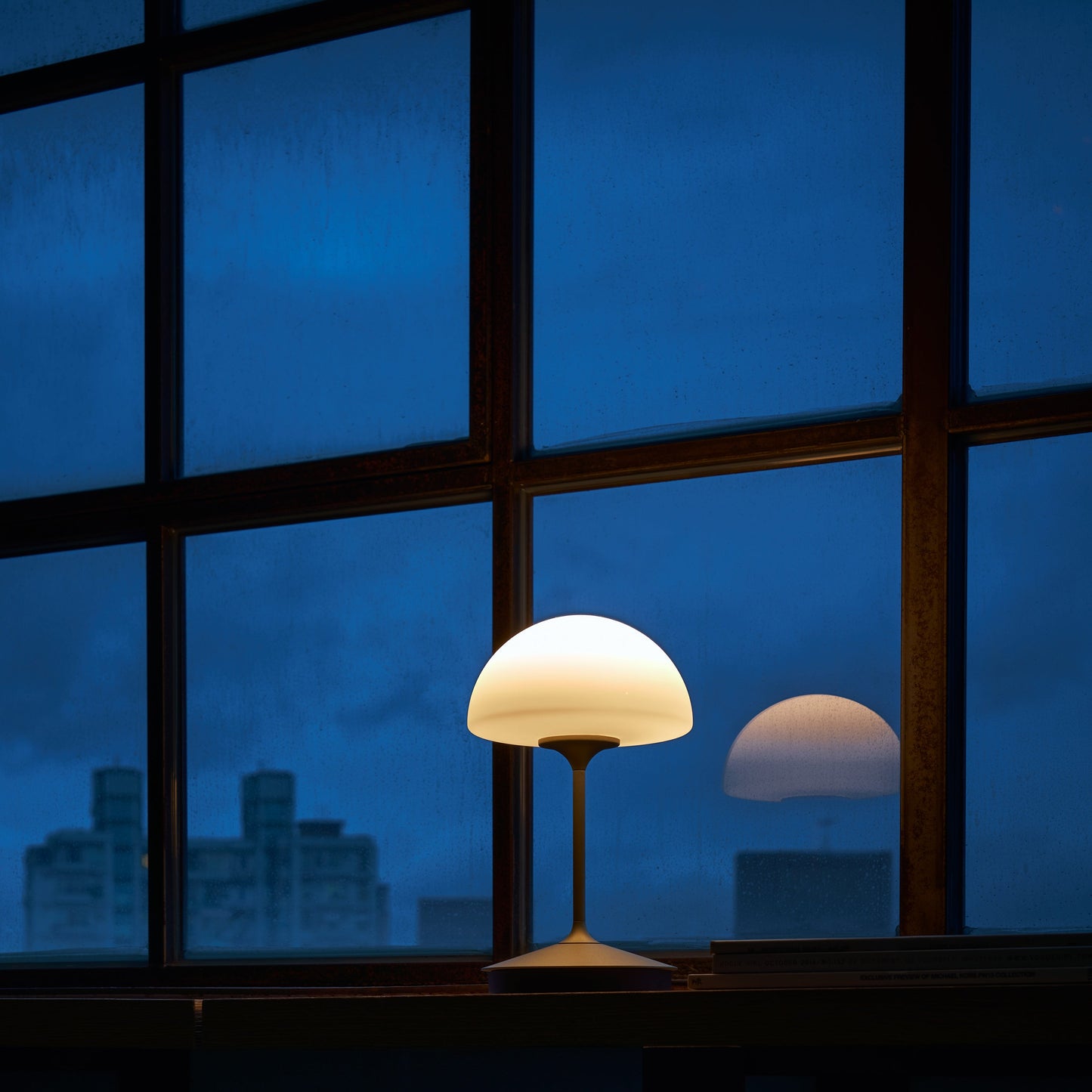 Pensee LED Table Lamp