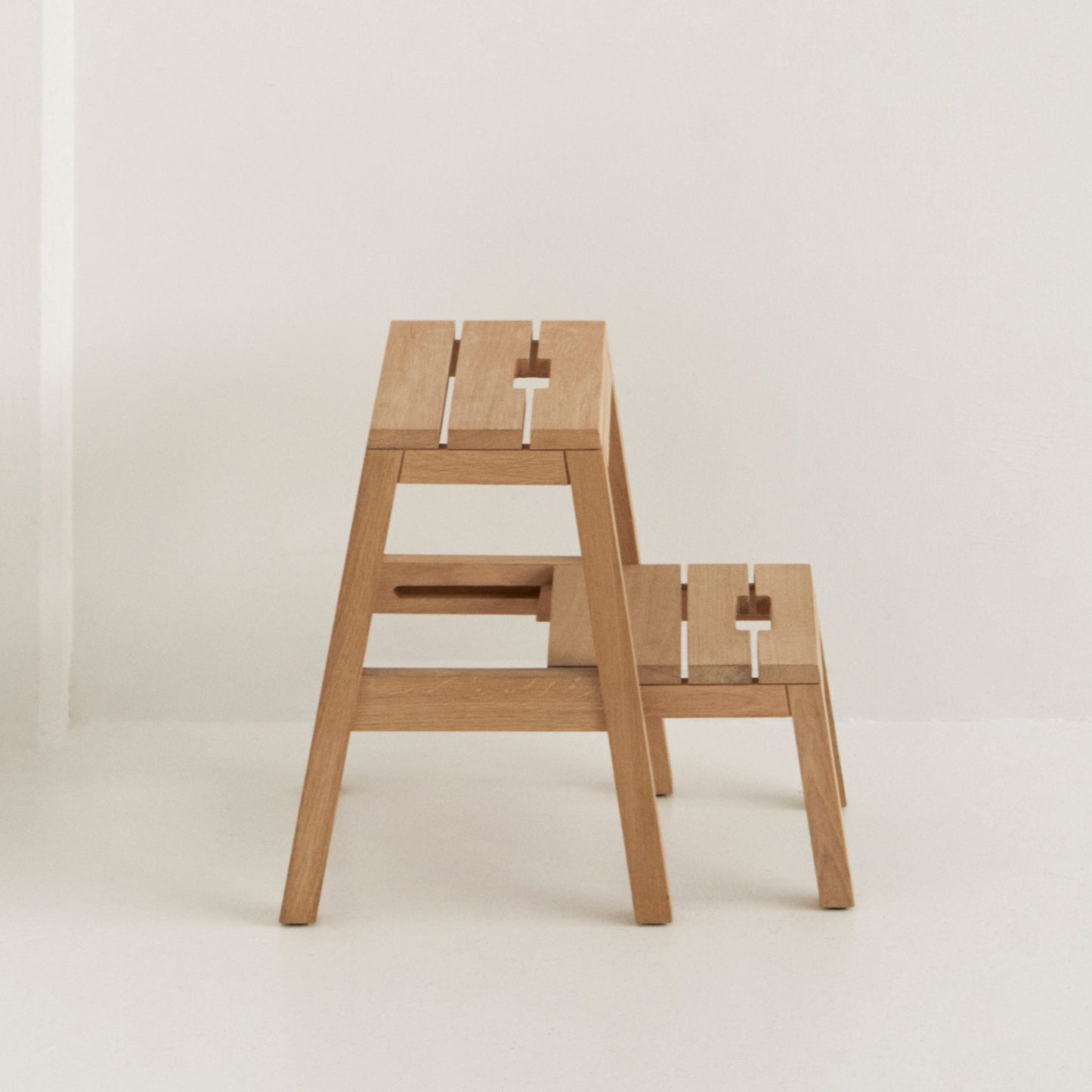 Dania Step Ladder