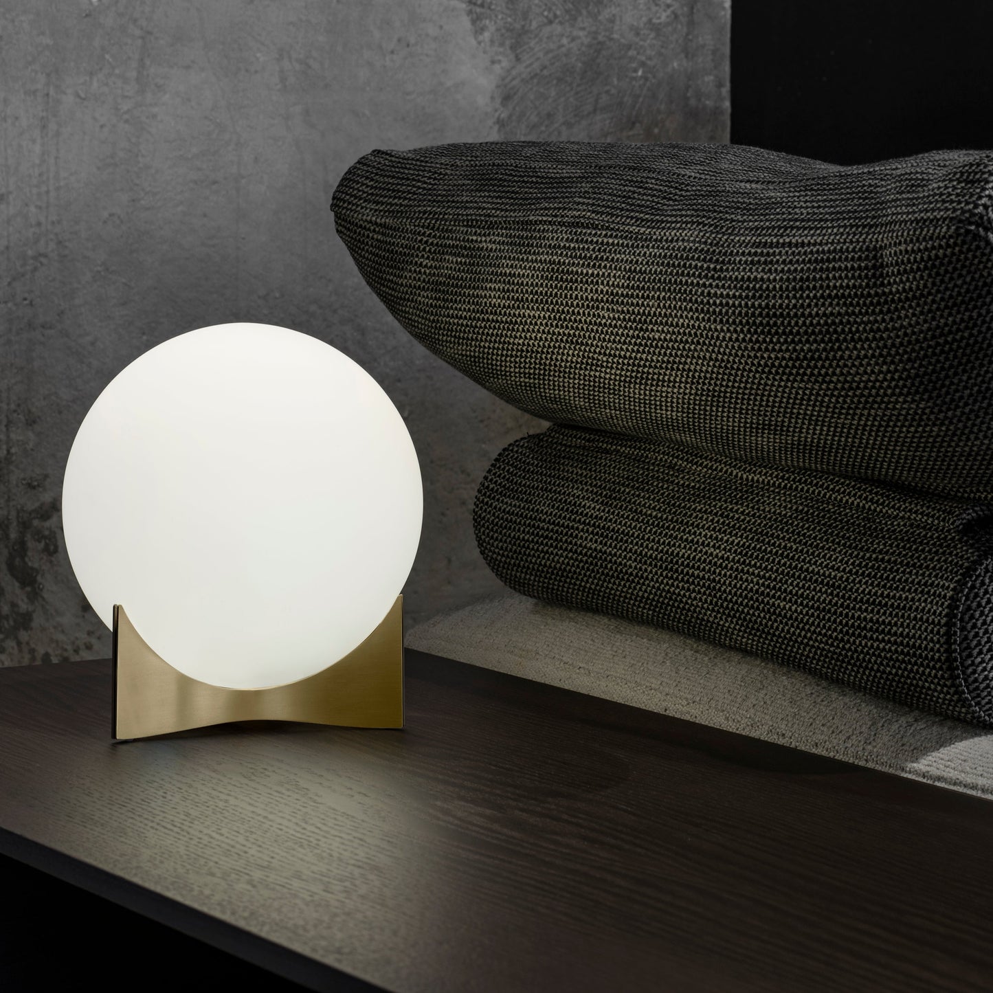 Oscar Table Lamp