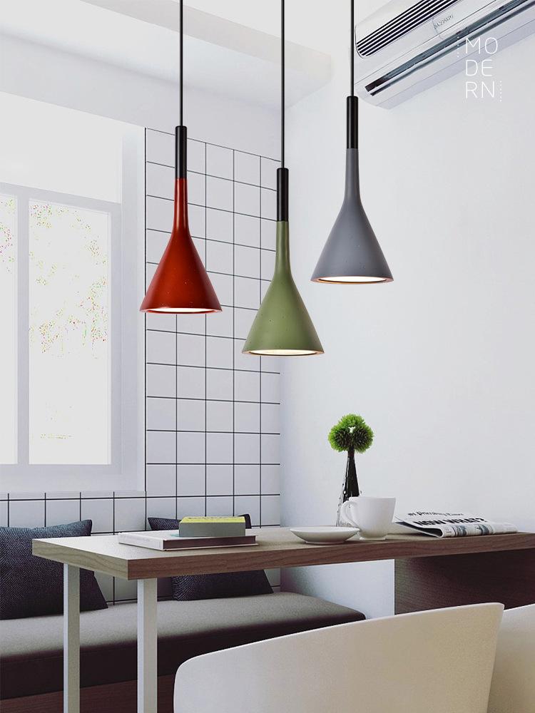 Erti Triangular Minimal Pendant Light