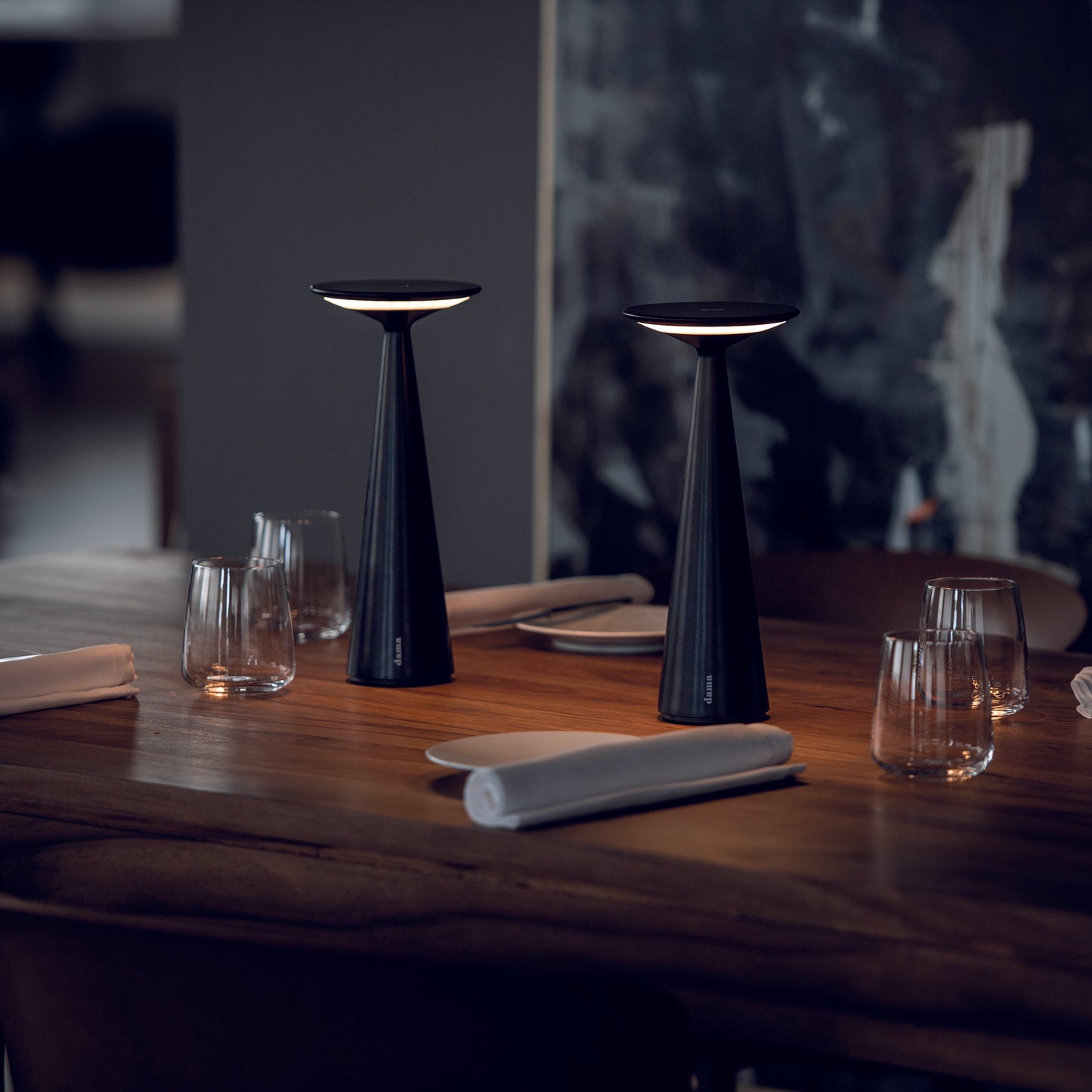 Dama Table Lamp