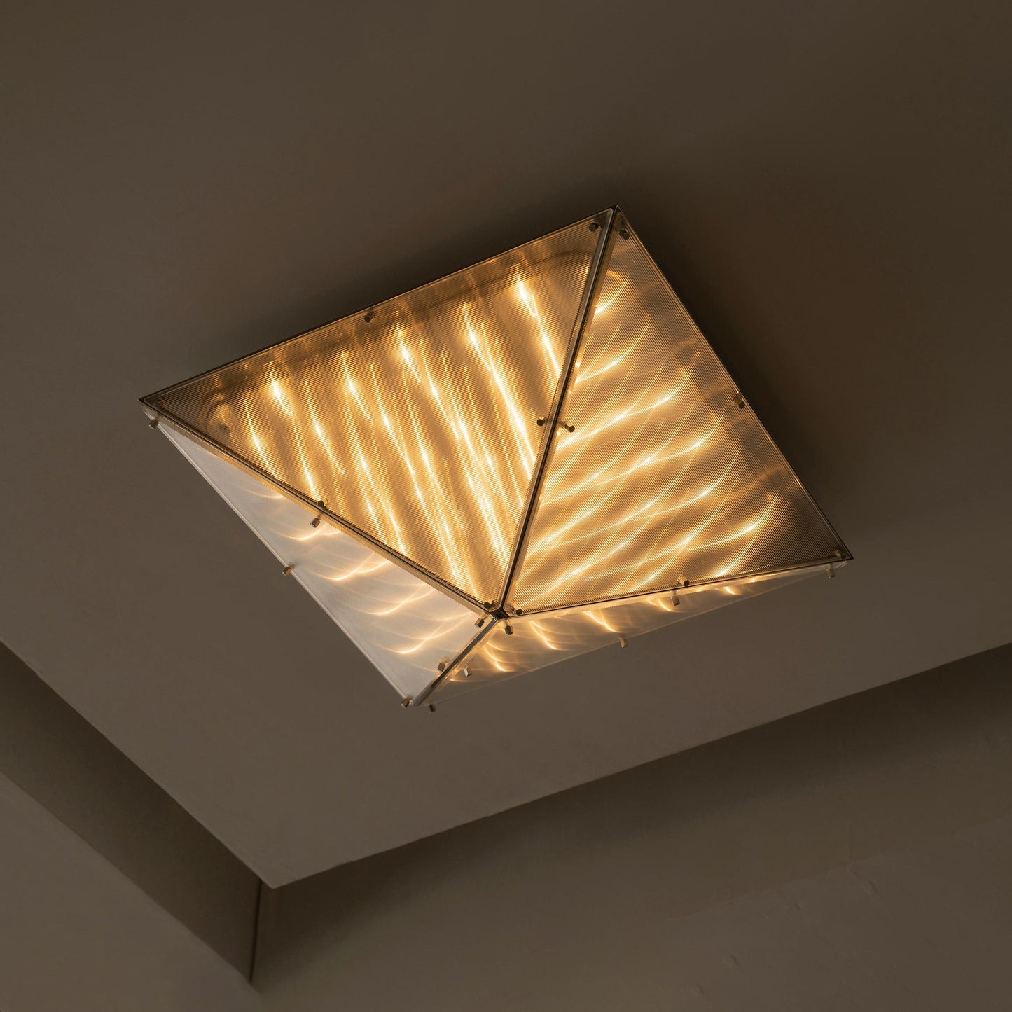 Fragment 06 Ceiling Light