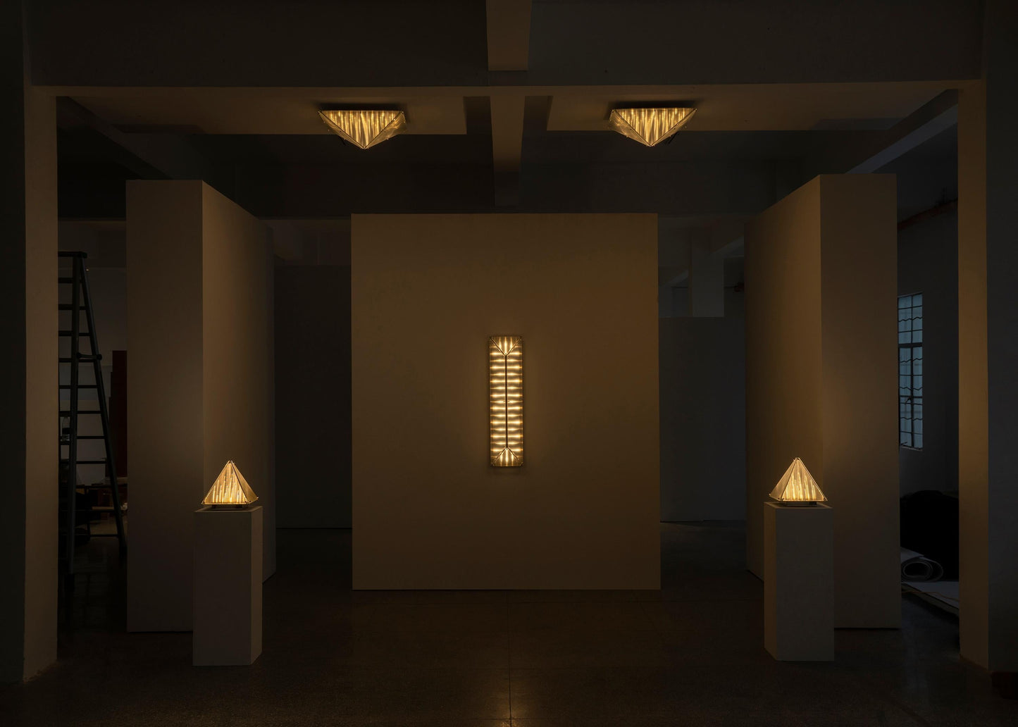 Fragment 06 Ceiling Light