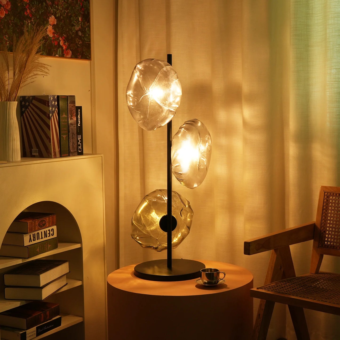 Glass Petals Table Lamp