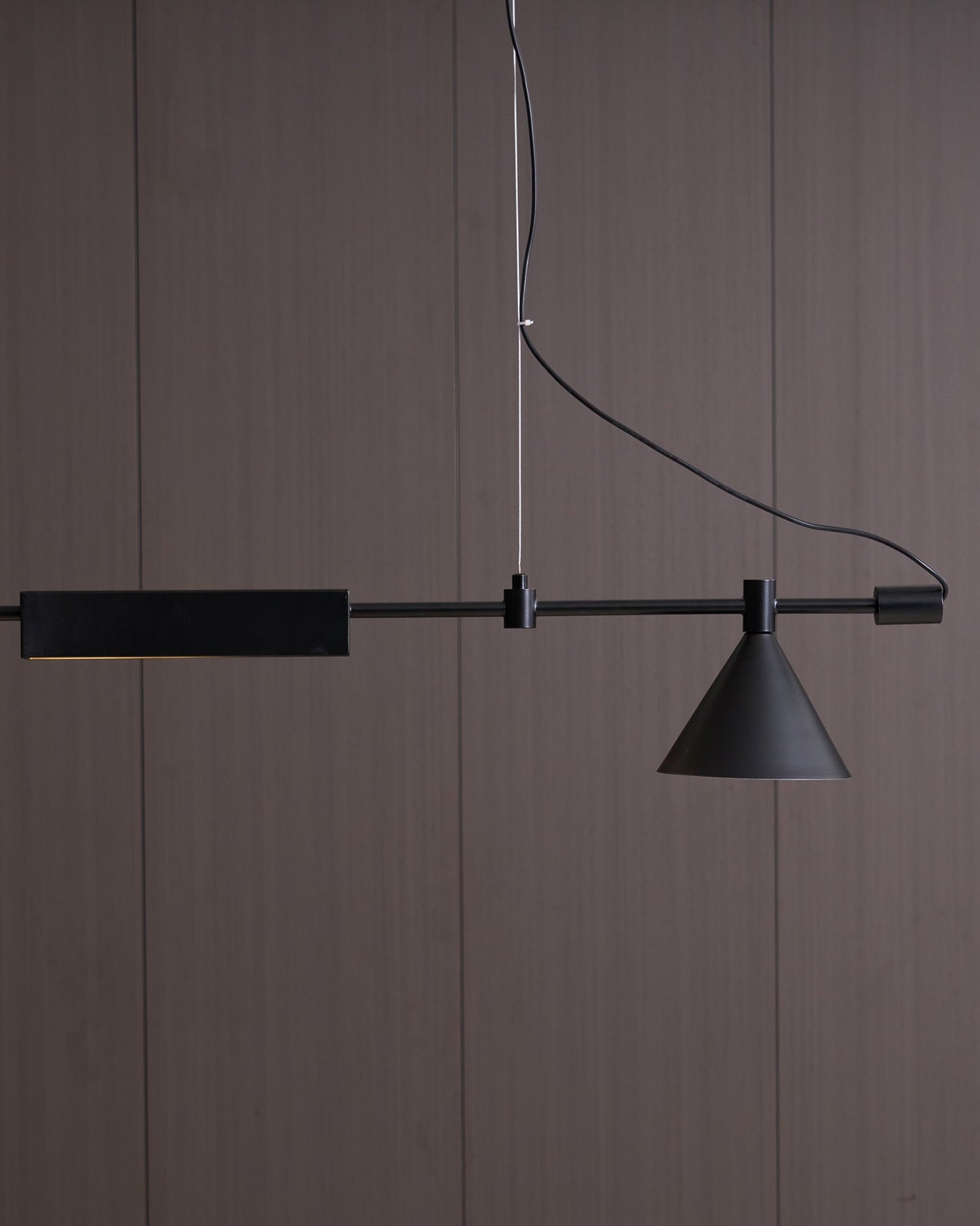 Horizontal Linear LED Pendant Lamp