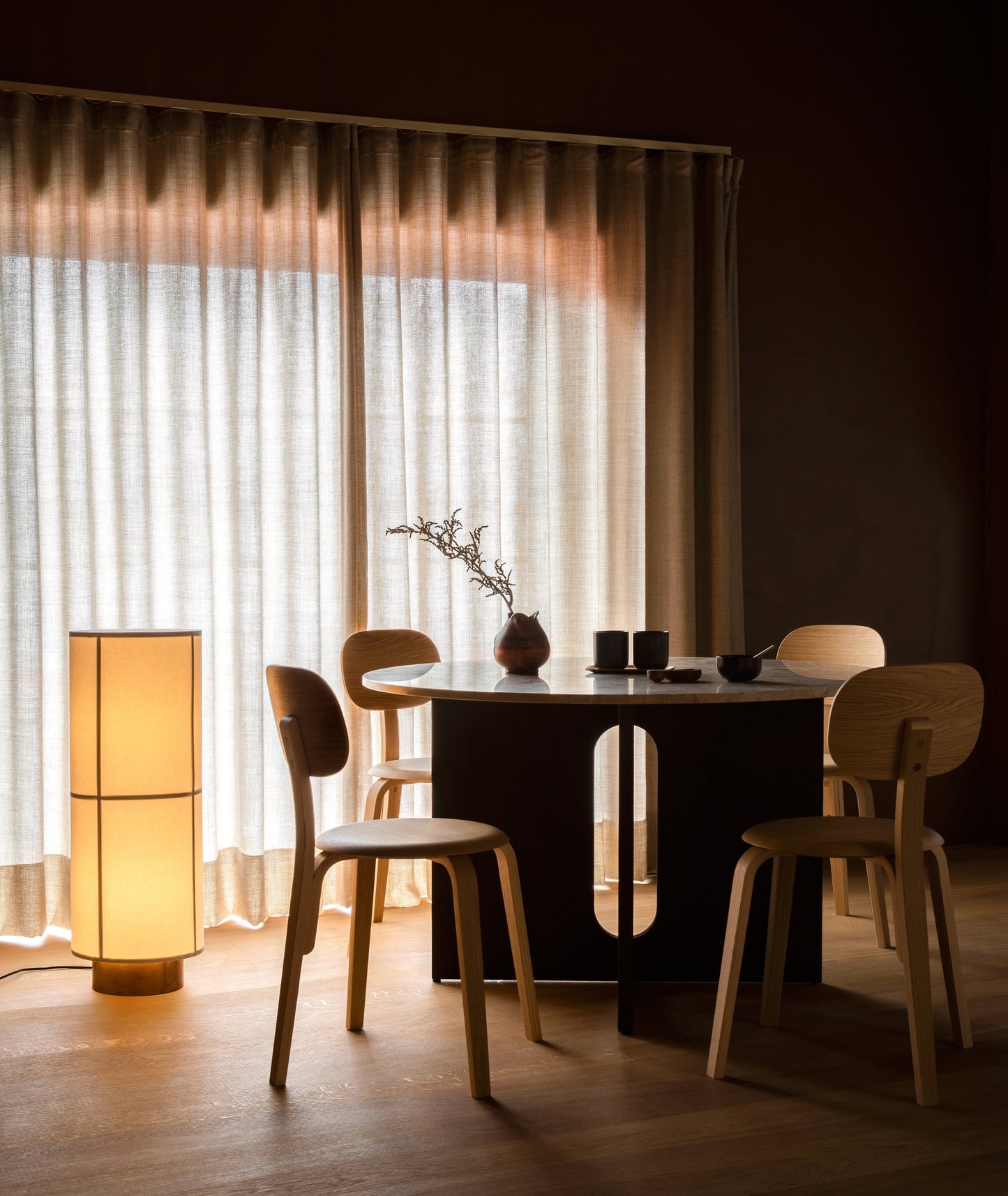 Hashira Floor Lamp