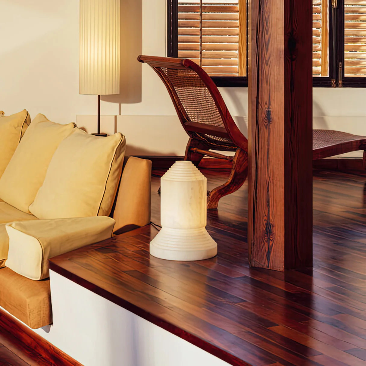 Modern Alabaster Babel Table Lamp